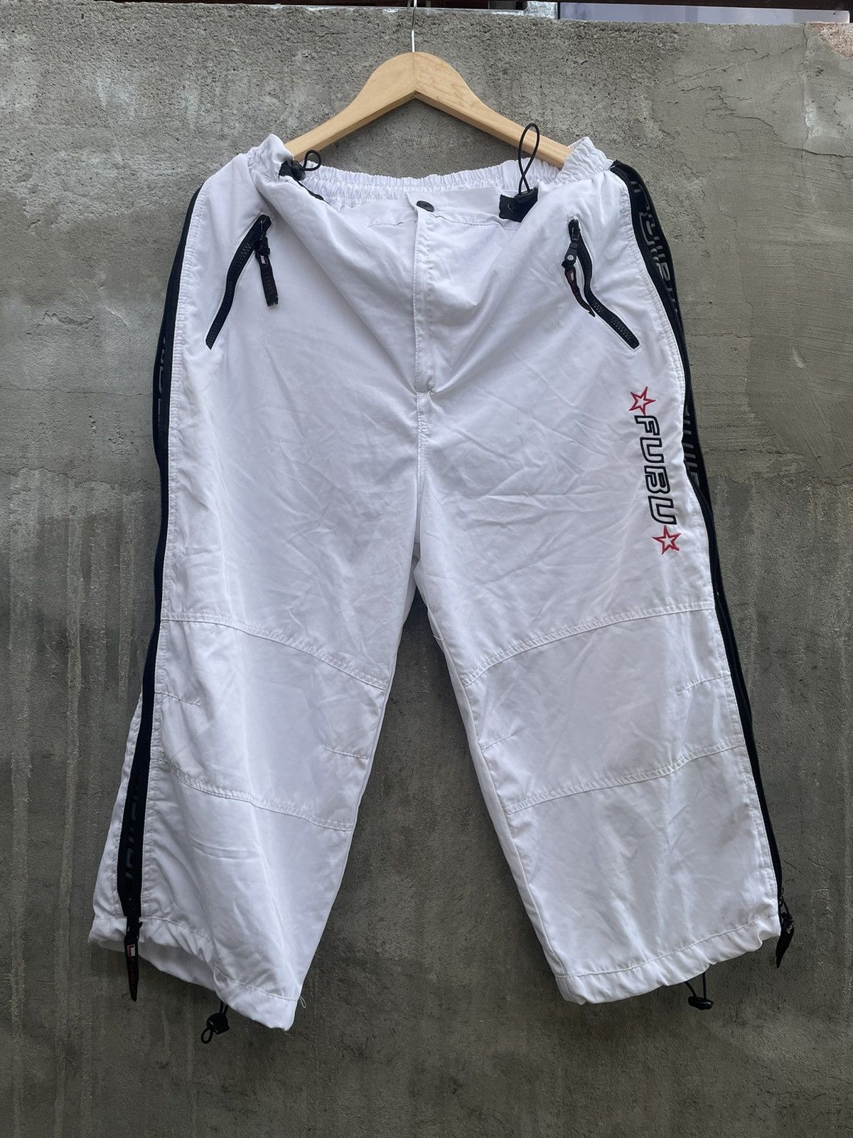 Fubu × Vintage Vintage Fubu USA Men’s Long Shorts White Size Large Rap 90s Size US 33 - 1 Thumbnail