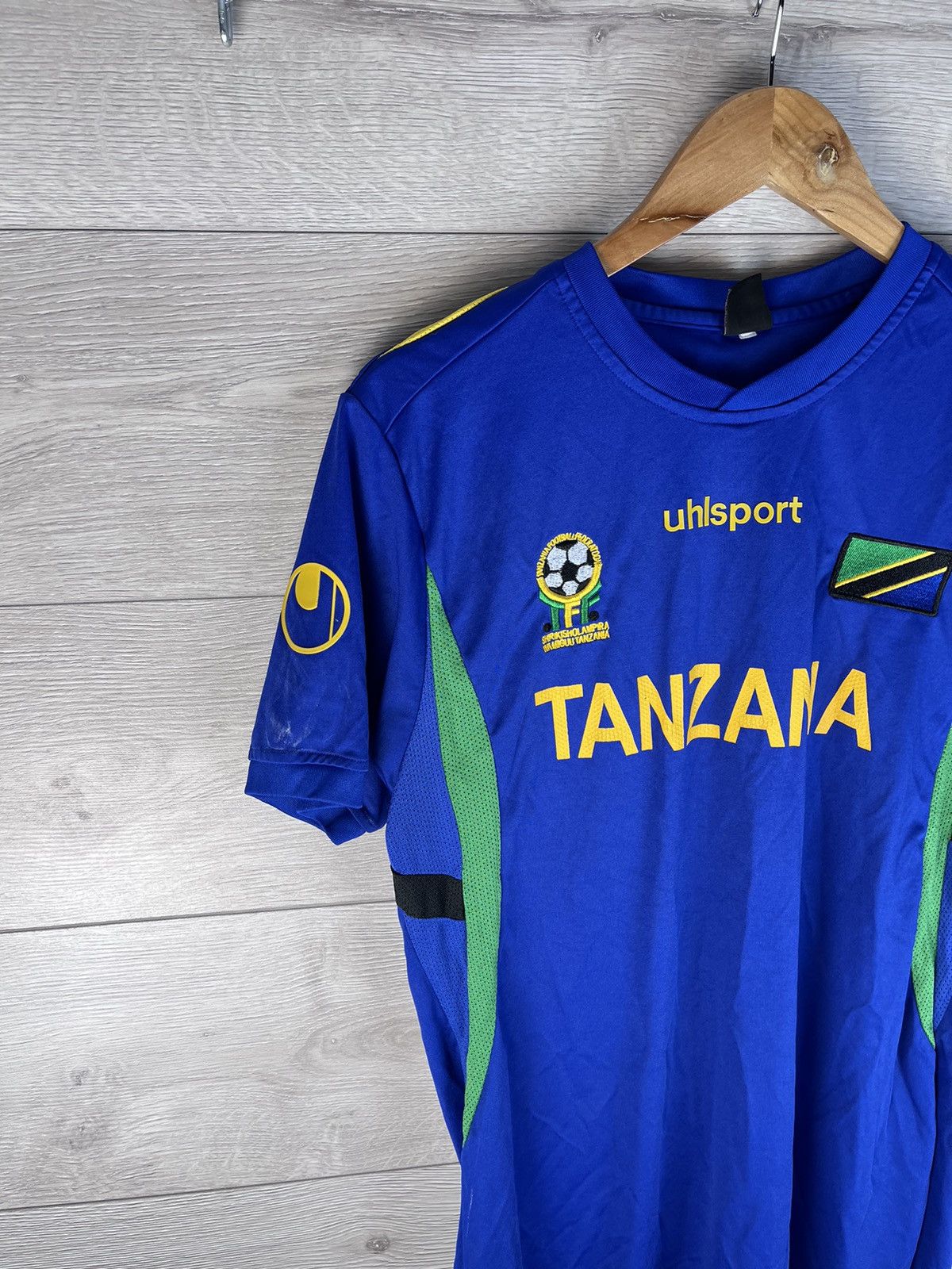 Other Men’s soccer jersey Tanzania 🇹🇿 uhlsport size l Size US L / EU 52-54 / 3 - 2 Thumbnail
