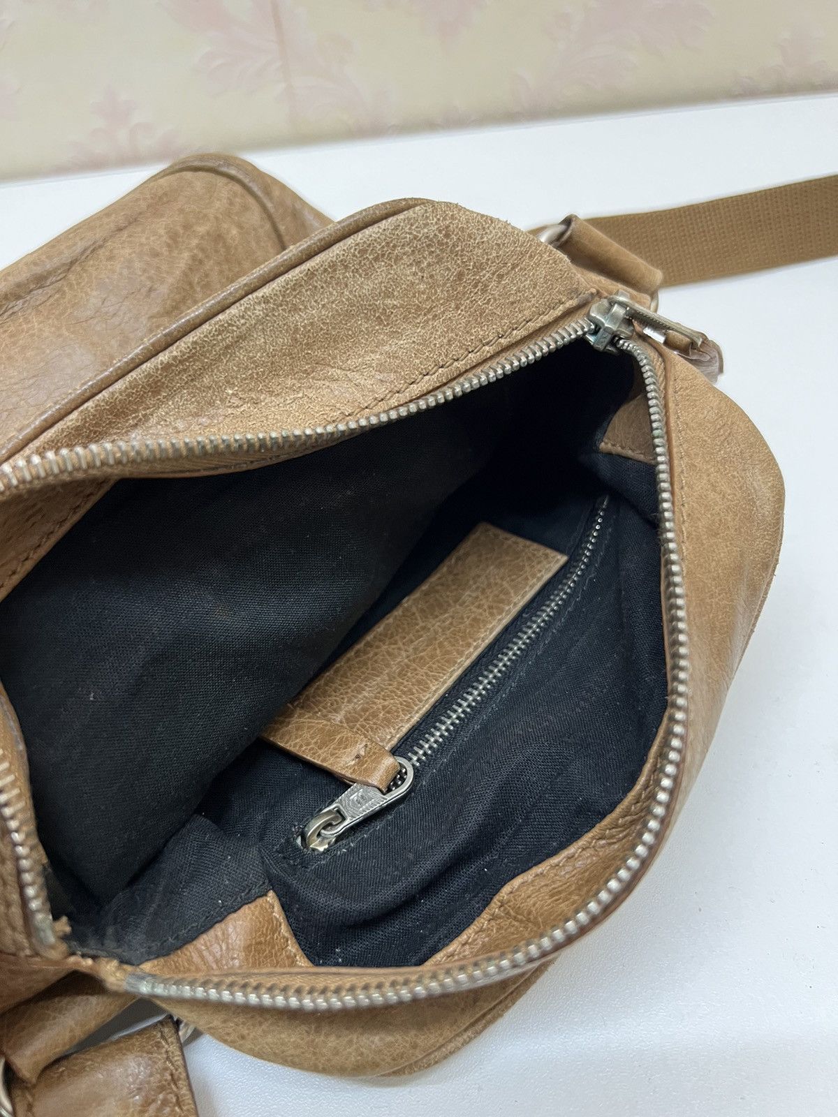 Balenciaga Vintage Balenciaga Sling Bag Size ONE SIZE - 8 Thumbnail