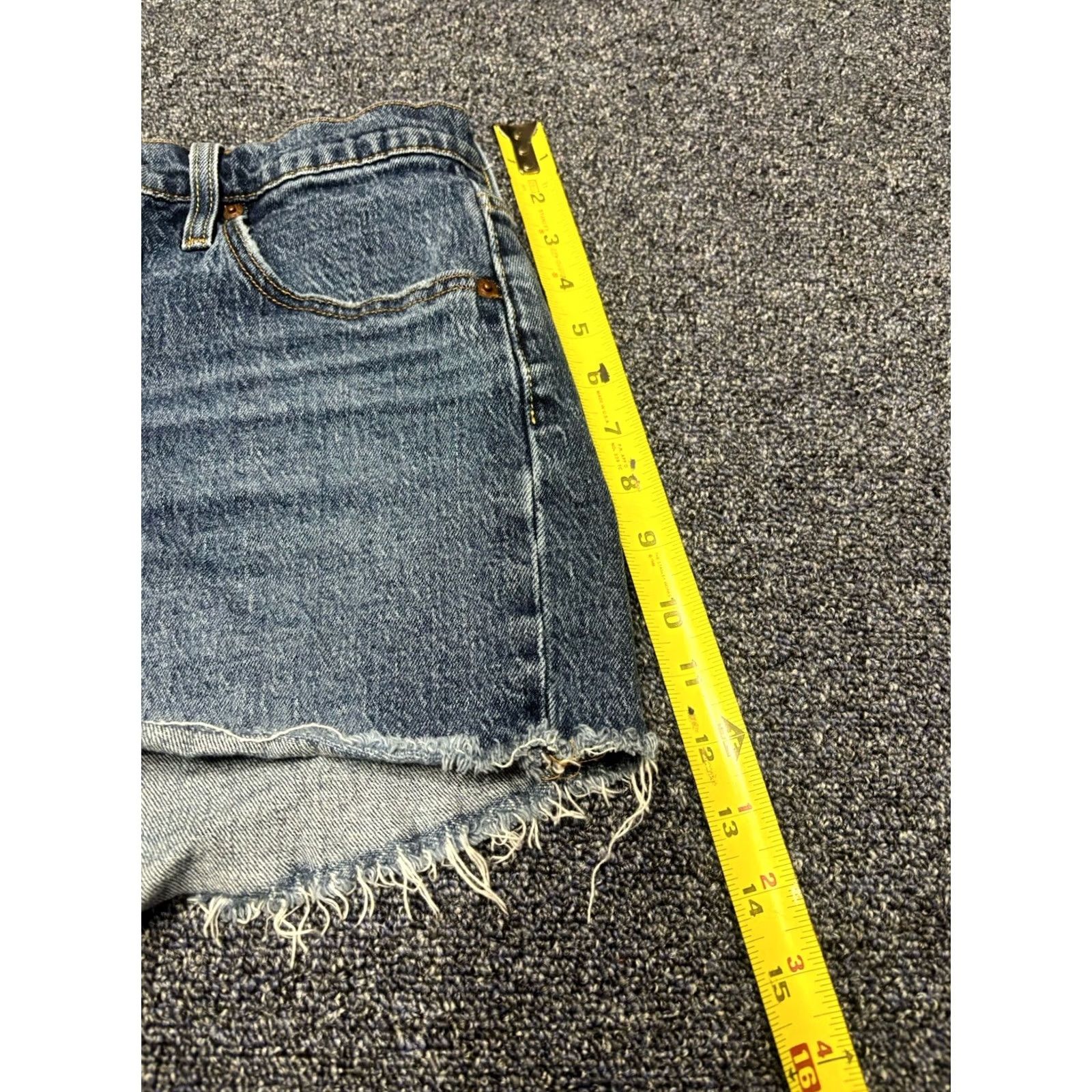 Levi's Womens Levi 501 Denim Shorts 29 Medium Wash High-rise Button Up 5-Pocket Design Length 3 in Size 29" - 2 Thumbnail
