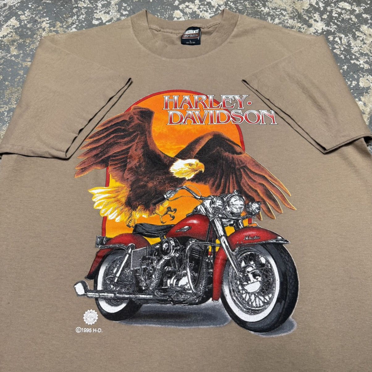 Vintage Vintage Harley Davidson Eagle Sunset Motorcycle Brown Tshirt Size US L / EU 52-54 / 3 - 3 Thumbnail