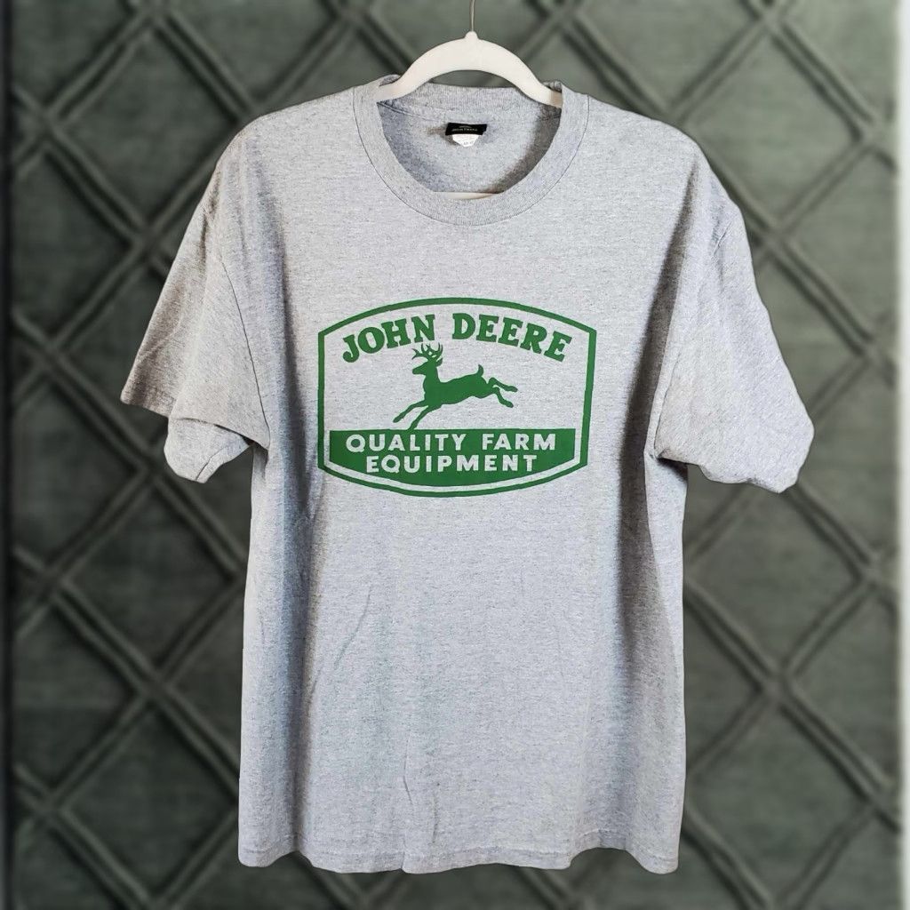 John Deere VINTAGE John Deere T Shirt Men’s L Gray Short Sleeve Regular Fit T-Shirt Mens L Size US L / EU 52-54 / 3 - 1 Thumbnail