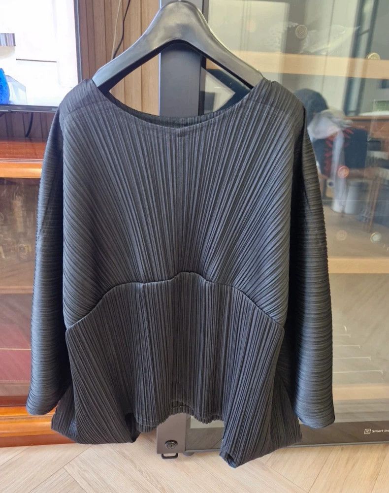 Issey Miyake size:one size Black pleated long-sleeved shir