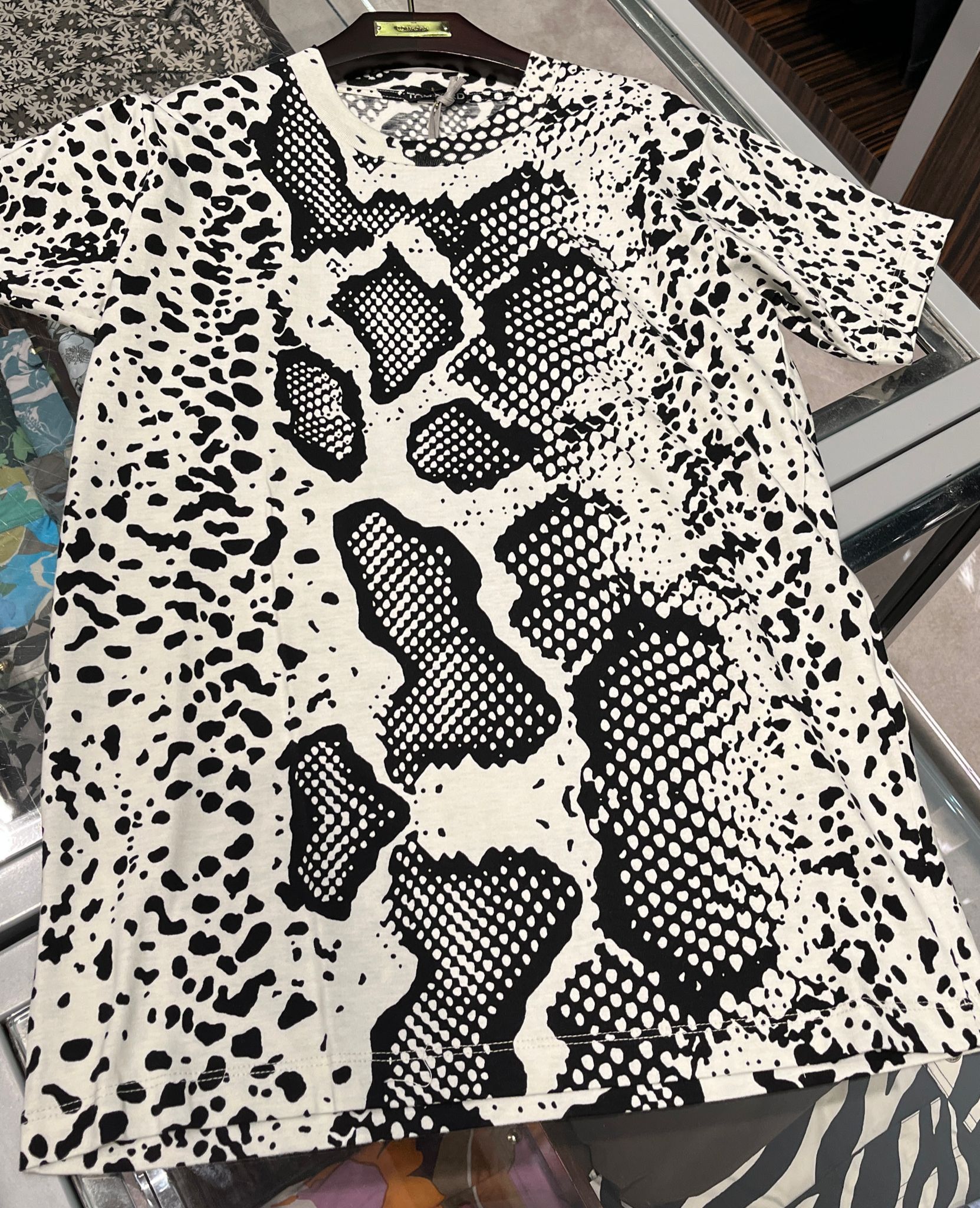 Tom Ford o1loc1c0525 TFJ939 T-Shirt in Black/White Size US M / EU 48-50 / 2 - 1 Thumbnail