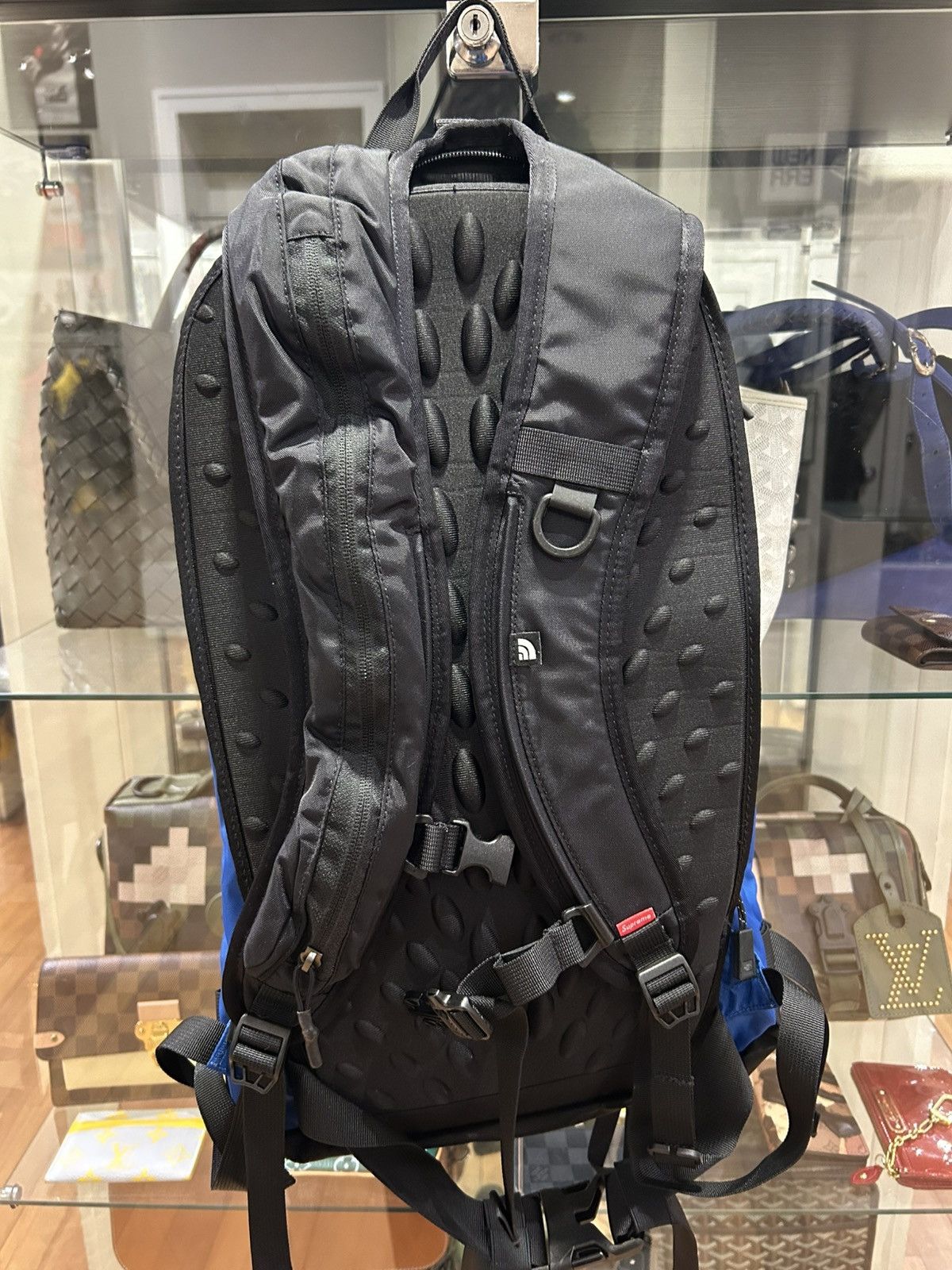 Supreme × The North Face Supreme X The North Face Summit Series Backpack Size ONE SIZE - 4 Thumbnail