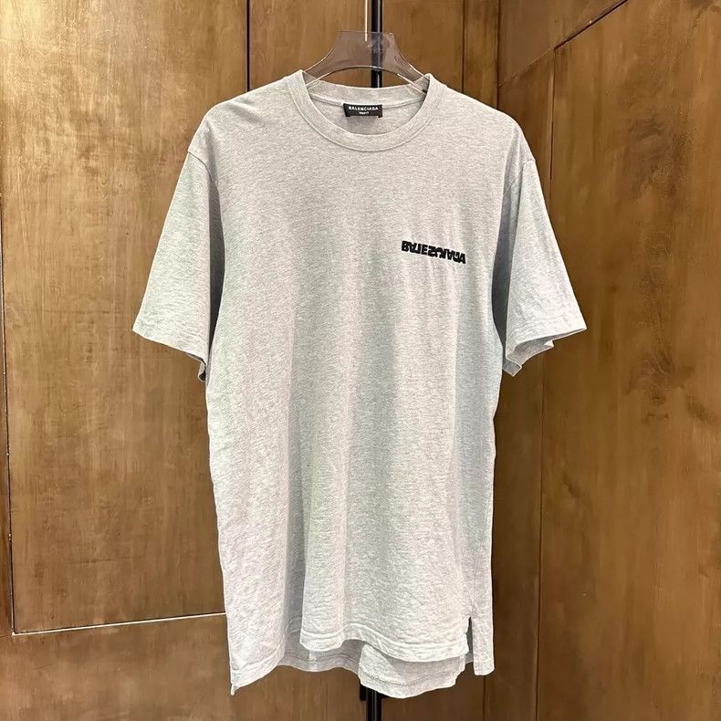 Balenciaga Balenciaga Inverted letter logo embroidered gray short sle Size US S / EU 44-46 / 1 - 1 Thumbnail