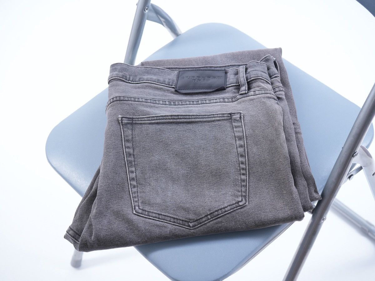 Burberry Burberry Brit denim straight jeans size 38 Size US 38 / EU 54 - 1 Thumbnail