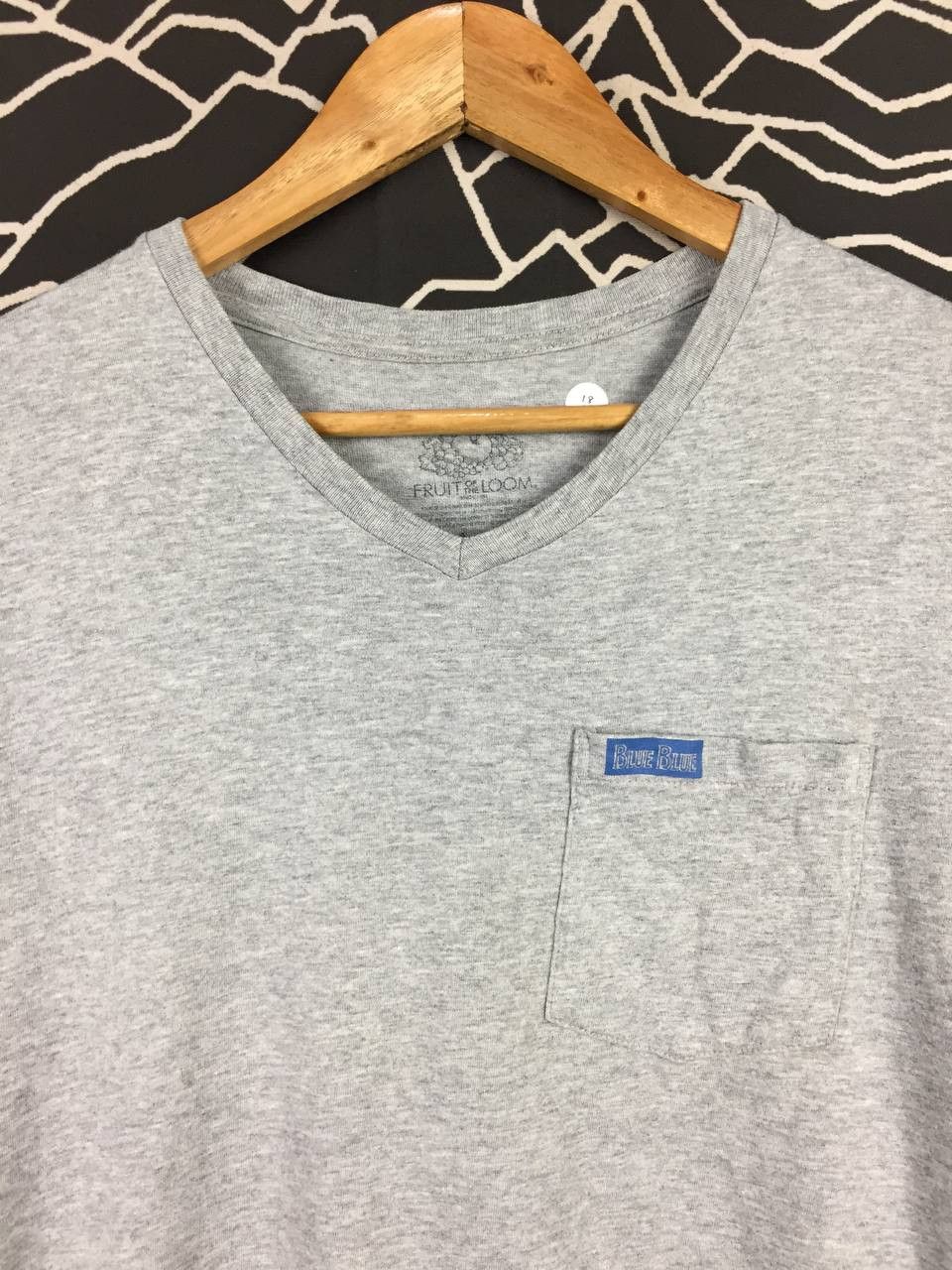 Blue Blue Japan BLUE BLUE Japan x Fruit of the Loom V-Neck Pocket Tee Size US S / EU 44-46 / 1 - 3 Thumbnail
