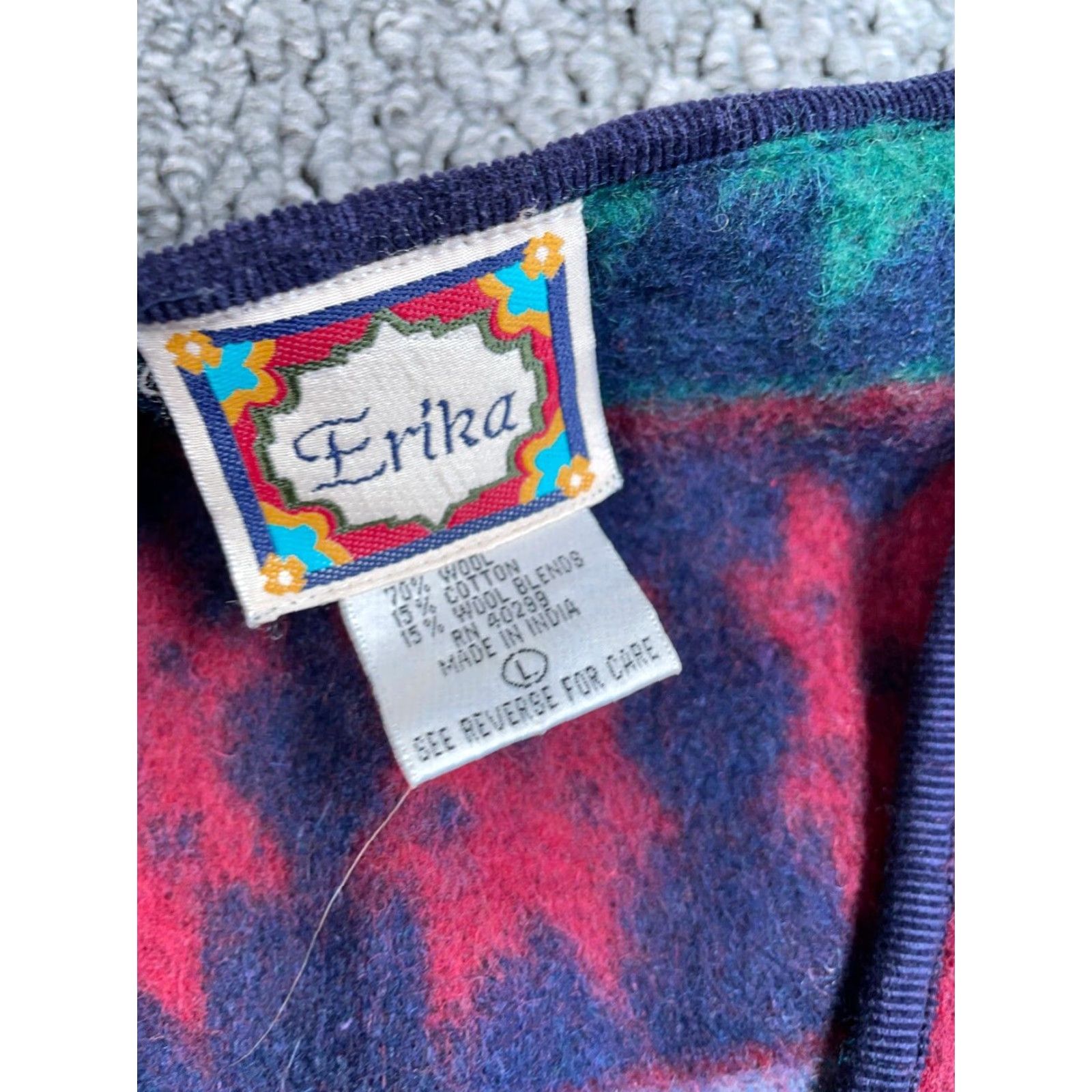 Vintage VINTAGE Erika Vest Women Large Green Red Wool Snowflake Geometric Button Up 90s Aztec Tribal Lightweight Women Size L / US 10 / IT 46 - 3 Thumbnail