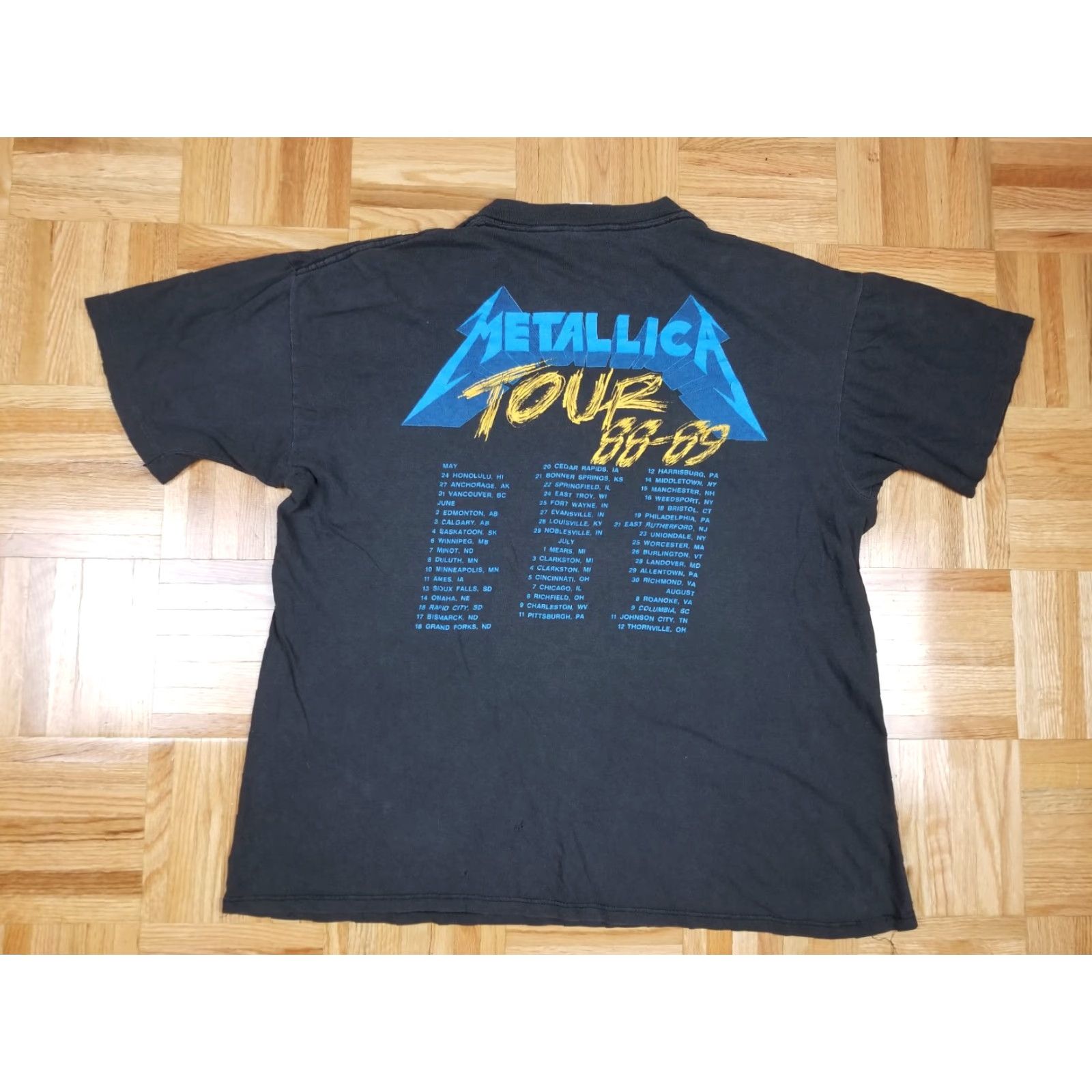 Vintage VINTAGE METALLICA HEAVY METAL ROCK BAND TOUR T-SHIRT SZ LARGE Mens Black Cotton Jersey Short Sleeve Round Neck 90s 89' 87' Size US L / EU 52-54 / 3 - 5 Thumbnail
