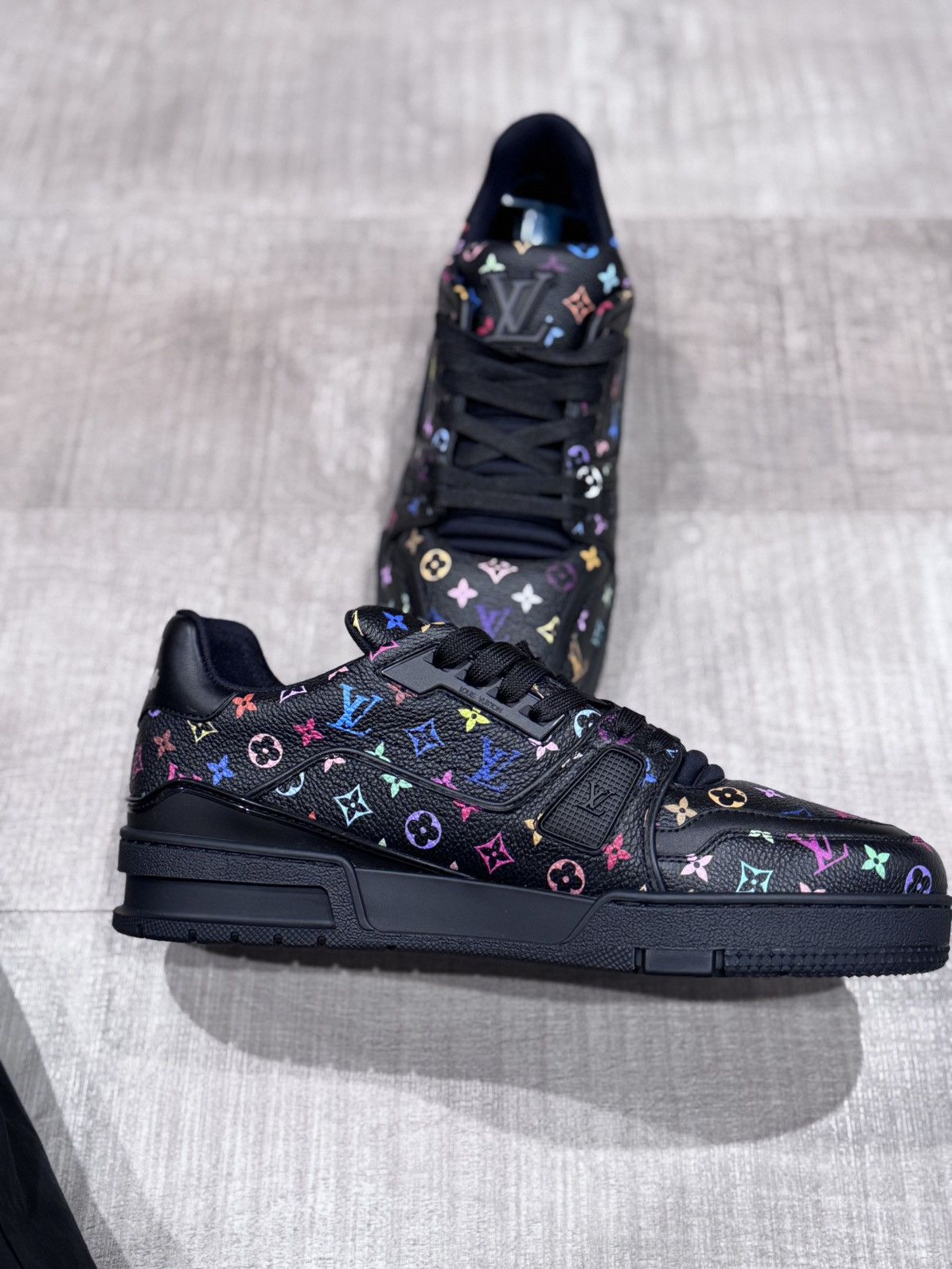 Louis Vuitton LV x TM LV Trainer Sneaker Size US 7 / EU 40 - 10 Thumbnail