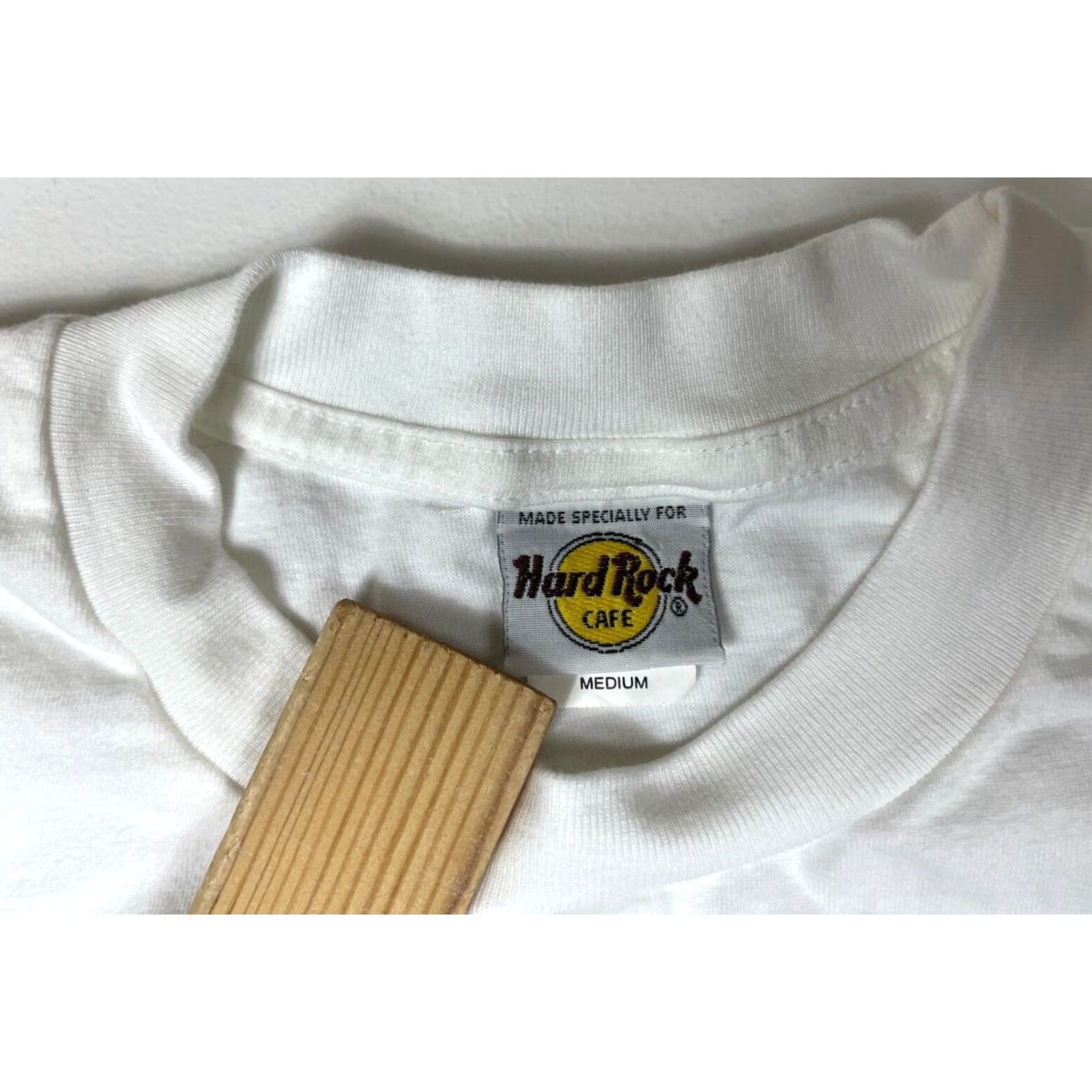 Hard Rock Cafe VINTAGE Hard Rock Cafe Shirt Unisex Adults M Makati Philippines 2001 T-Shirt White Cotton Graphic Rock Size: M Size US M / EU 48-50 / 2 - 7 Thumbnail