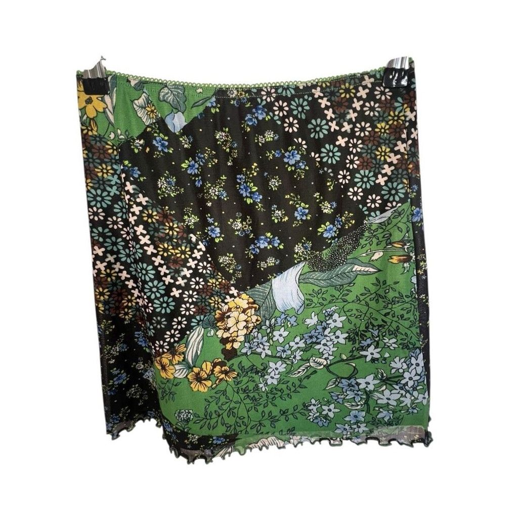 Urban Outfitters Urban Outfitters Floral Patterned Patchwork Mini Skirt Size 26" / US 2 / IT 38 - 1 Thumbnail