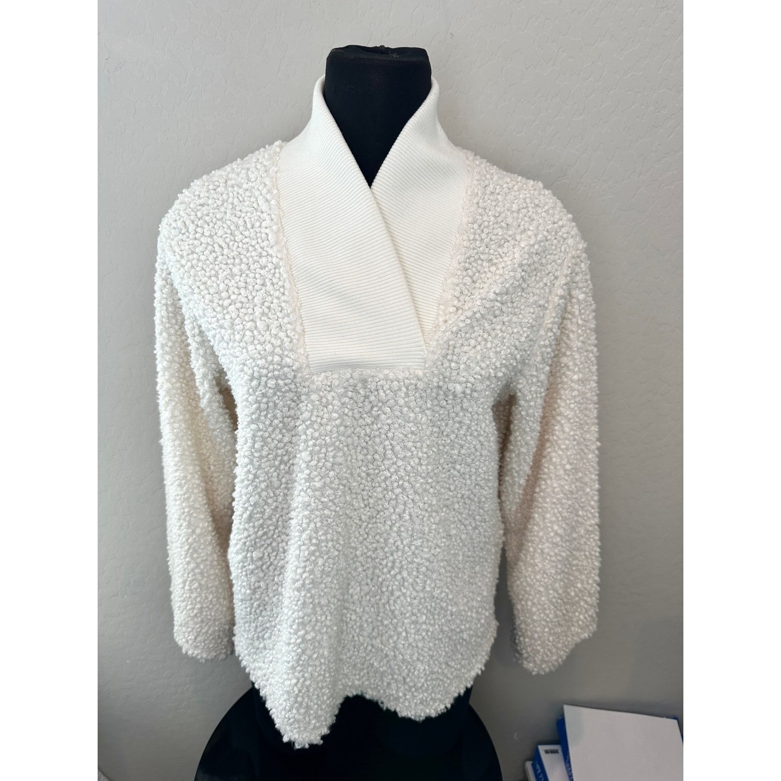 Zara ZARA| Ivory White Fuzzy Teddy Fleece Contemporary Pullover Size S / US 4 / IT 40 - 2 Thumbnail