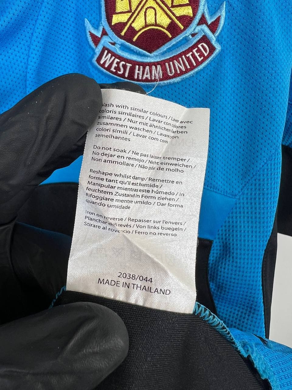 Umbro × Vintage WEST HAM UTD 2009 2010 TRAINING SHIRT UMBRO SOCCER JERSEY Size US M / EU 48-50 / 2 - 5 Thumbnail