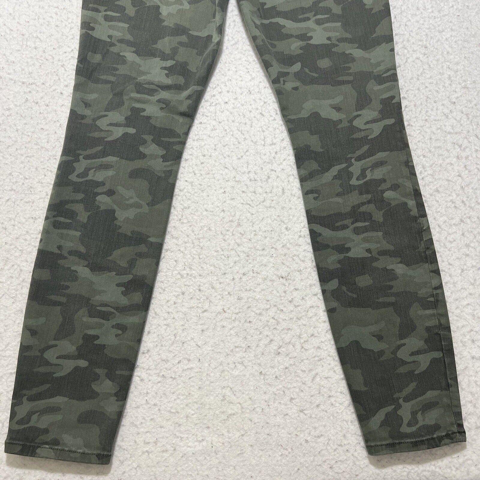 Good American Good American 8 / 29 Good Skinny Leg Camouflage Green Jeans Size 30" / US 8 / IT 44 - 8 Thumbnail