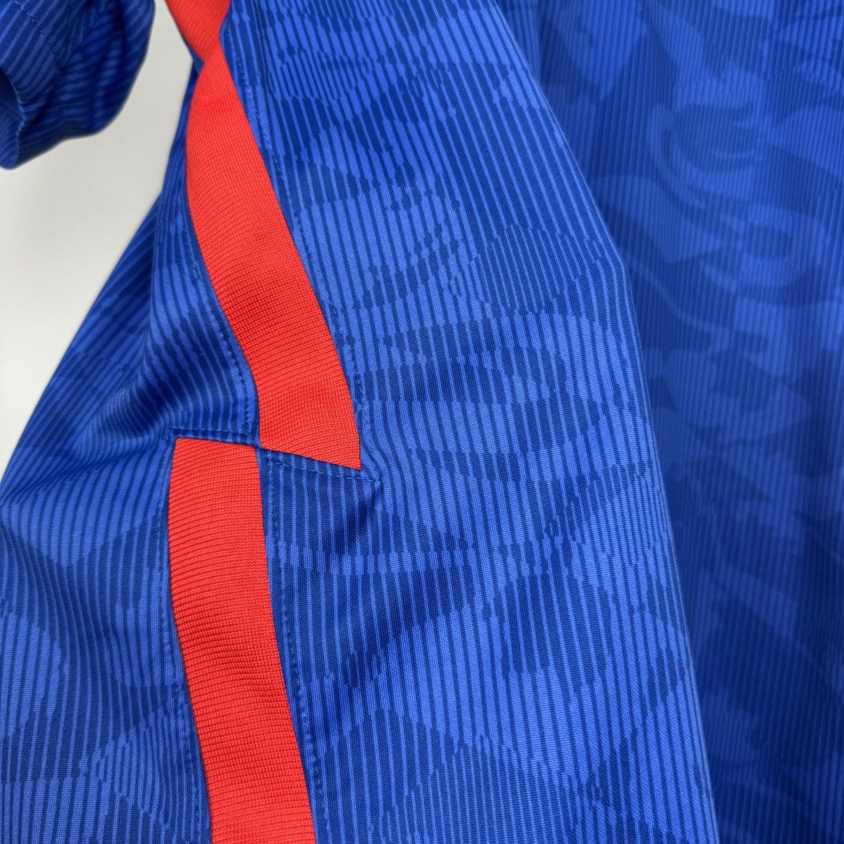 Nike ENGLAND 2020 2021 AWAY FOOTBALL SHIRT SOCCER JERSEY sz L MEN Size US L / EU 52-54 / 3 - 8 Thumbnail