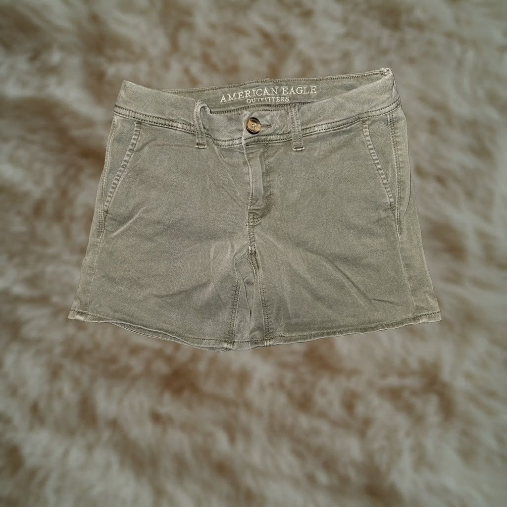 American Eagle Outfitters American Eagler Women's 0 Super Stretch Olive Green Midi Shorts Casual Preppy Size 25" / US 0 / IT 36 - 1 Thumbnail