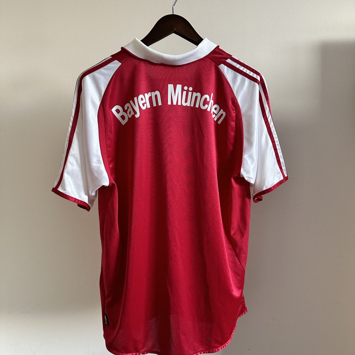 Adidas × Vintage Bayern Munich 2004-05 Home Shirt Size L Size US L / EU 52-54 / 3 - 4 Thumbnail
