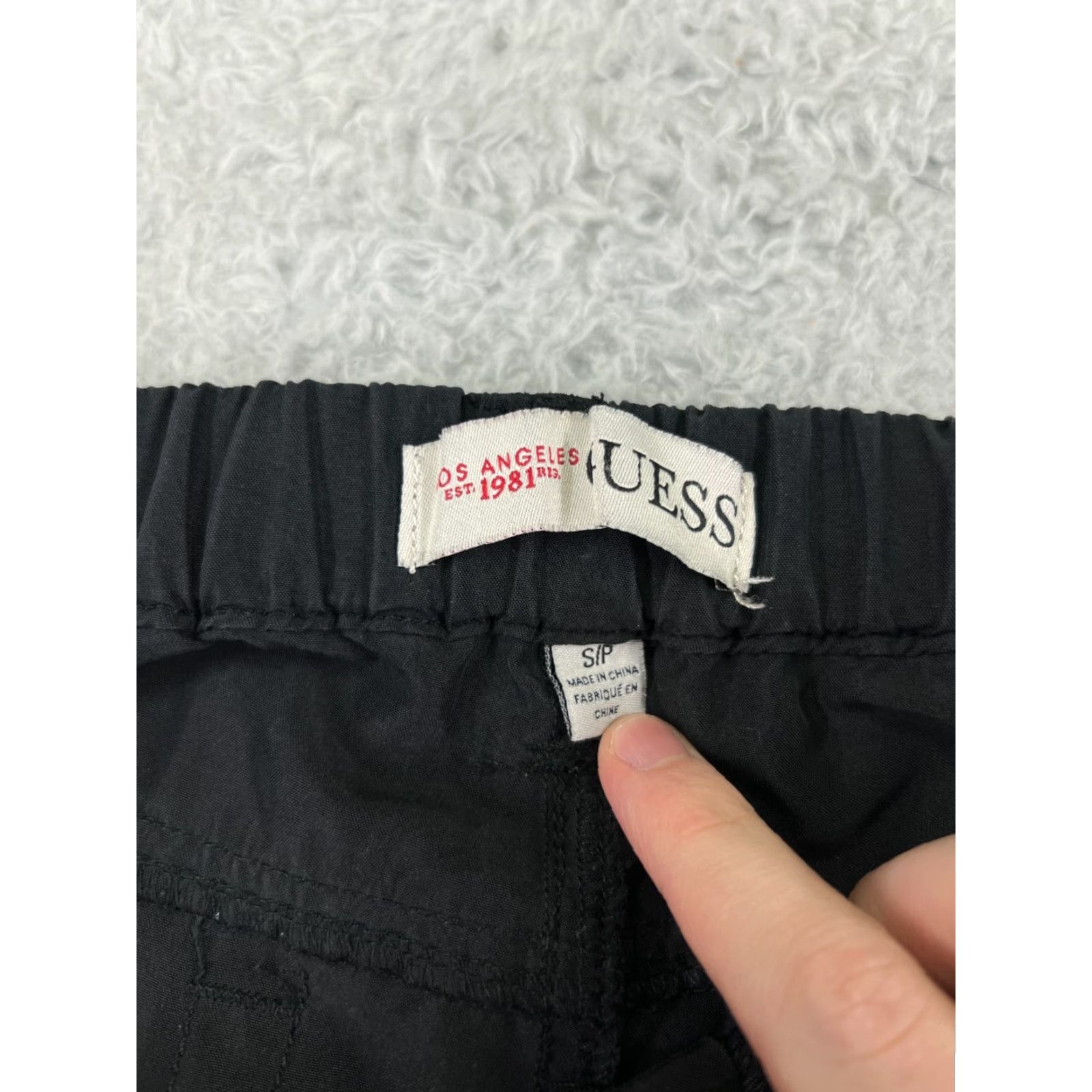 Guess GUESS Pants Women Small Black Straight Leg Gold Buttons Zip Fly Pockets Elastic Size 28" / US 6 / IT 42 - 3 Thumbnail