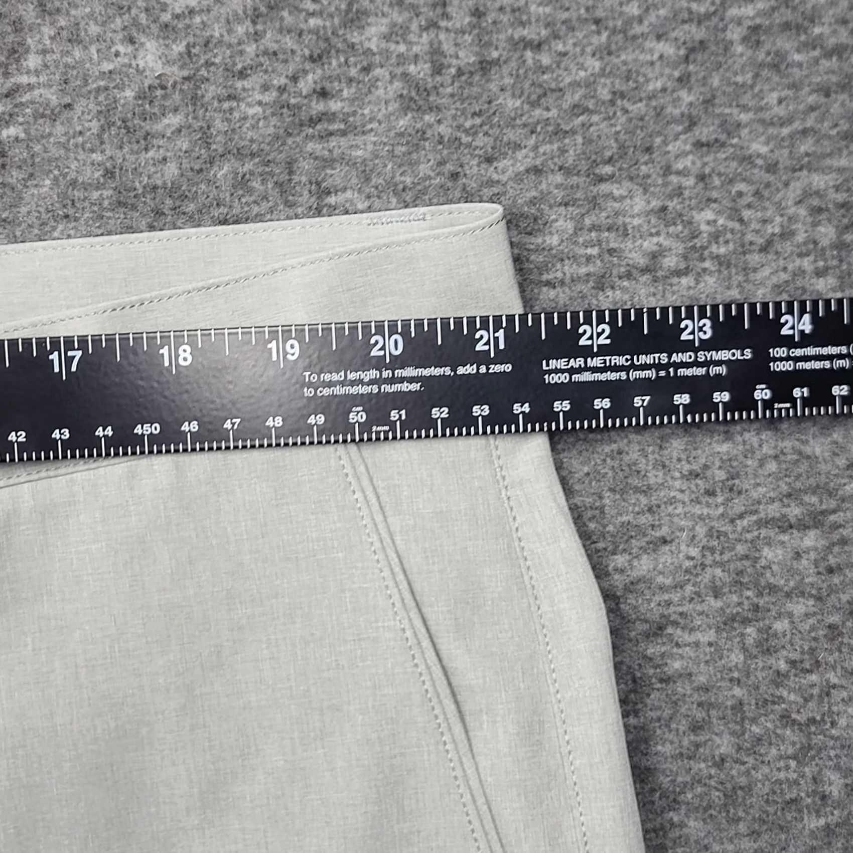 Peter Millar Peter Millar Shackleford Performance Hybrid Shorts Men 42 British Grey Golf Swim Short_mockup Size US 42 / EU 58 - 5 Thumbnail