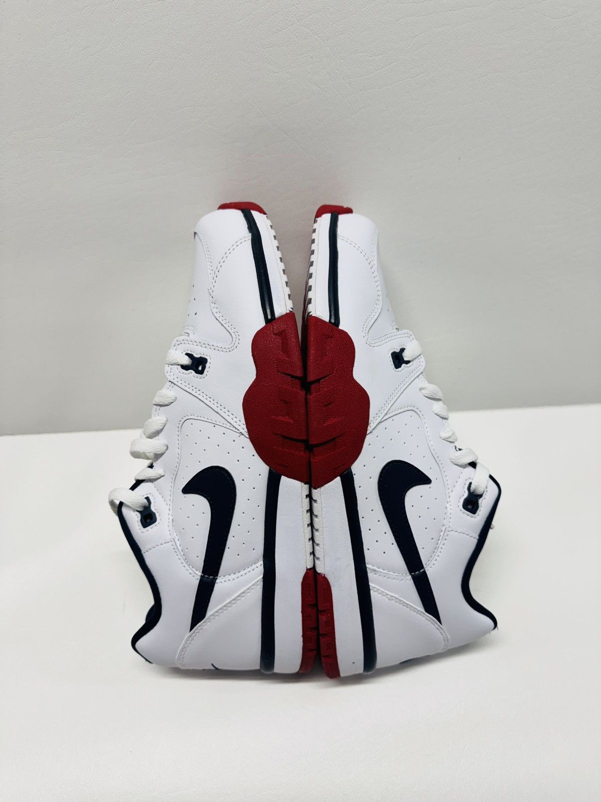 Nike Nike Cross Trainer Low White Gym Red Obsidian Size US 11 / EU 44 - 2 Thumbnail