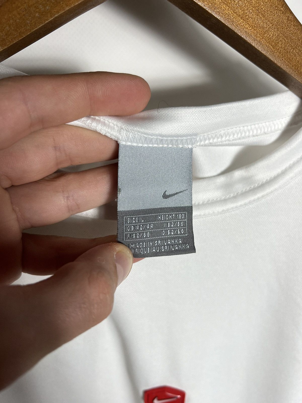 Nike Rare🔥 Vintage Nike TN Central Logo T-shirt Jersey Size US L / EU 52-54 / 3 - 13 Thumbnail