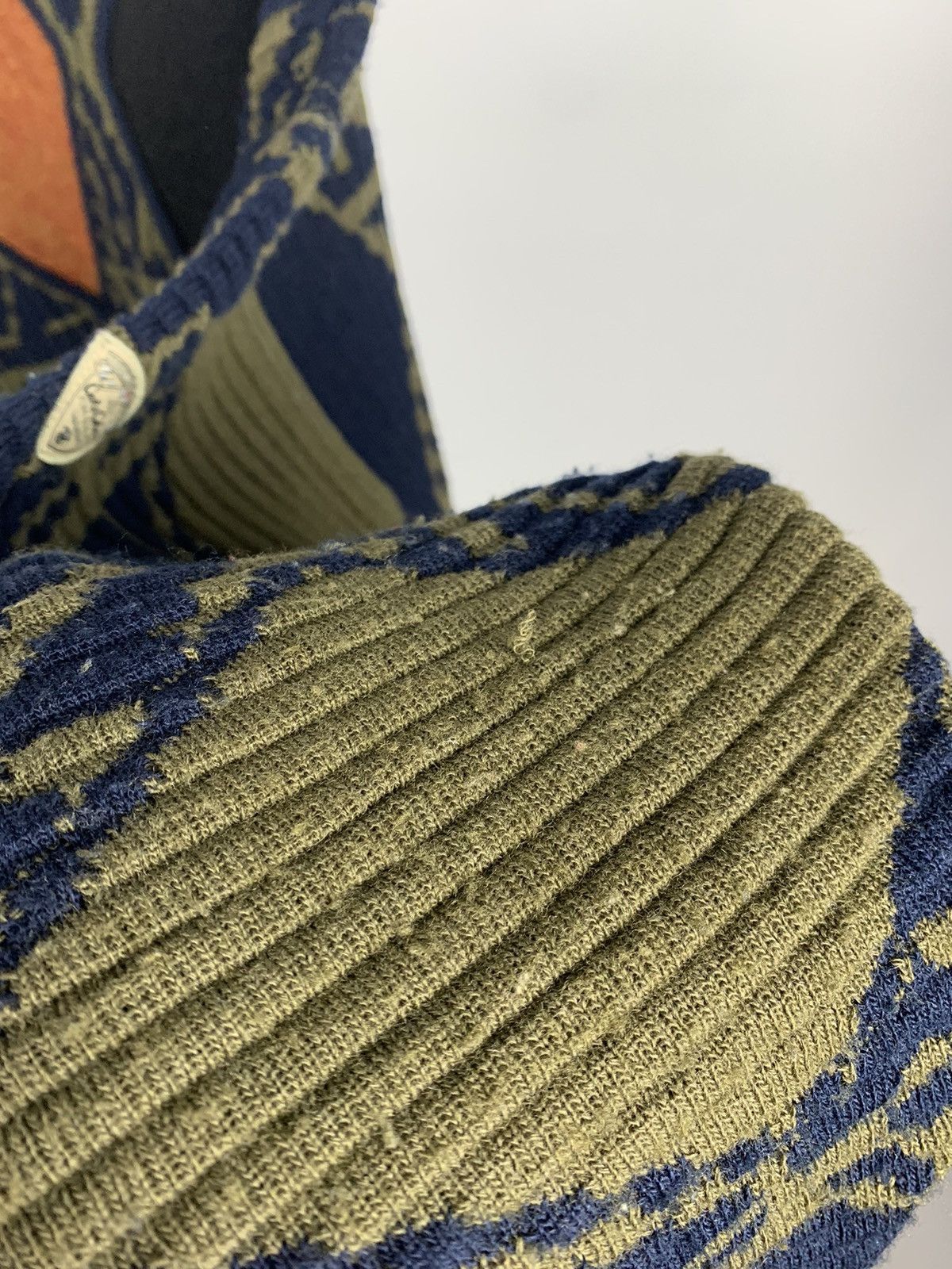 Carlo Colucci Vintage Carlo Colucci 3D Knit Wool Sweater Geometric Size 52 Size US L / EU 52-54 / 3 - 19 Thumbnail