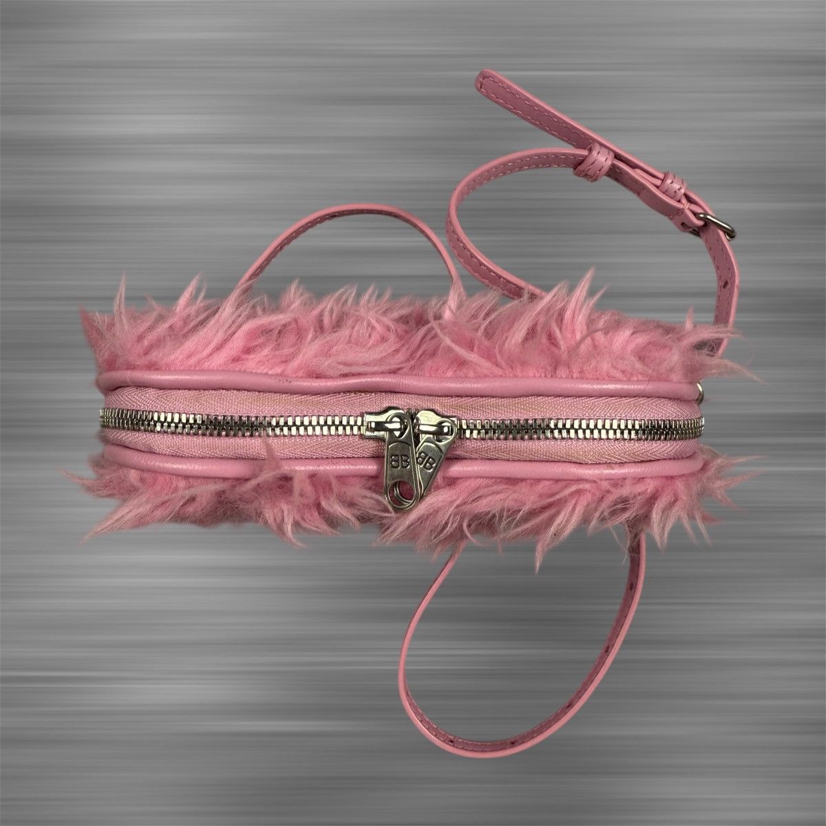 Balenciaga Extreme Rare Balenciaga Faux Heart Mini Pink Crossbody Bag Size ONE SIZE - 4 Thumbnail