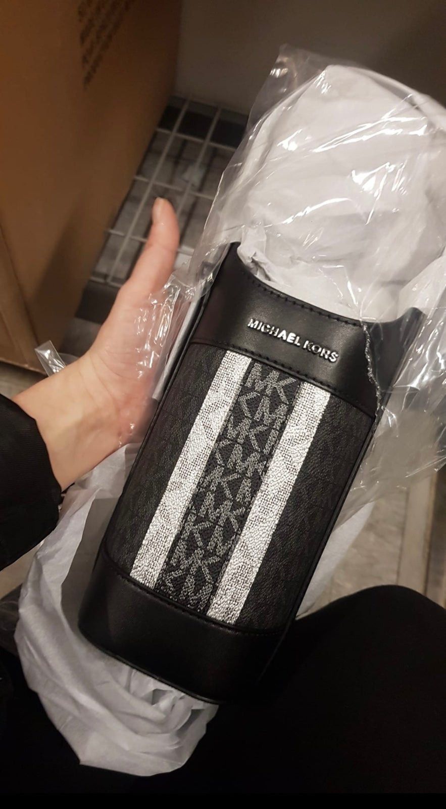 Michael Kors Michael Kors Wine Bottle Holder With Stripe Black Multi