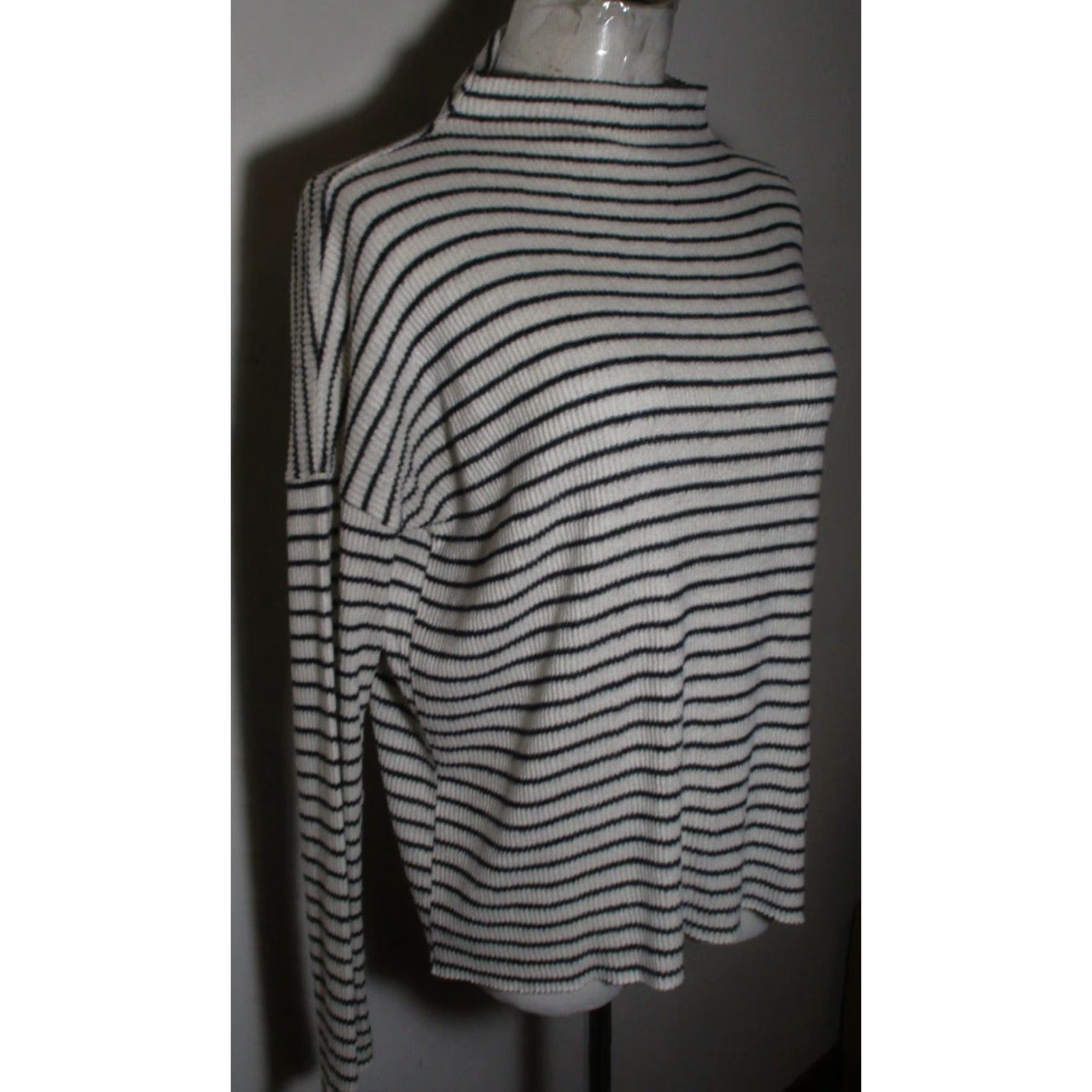 Lucky Brand LUCKY BRAND Top Shirt Long Sleeve Beige/Black XS Women's Mock Neck Pullover Size XS / US 0-2 / IT 36-38 - 3 Thumbnail