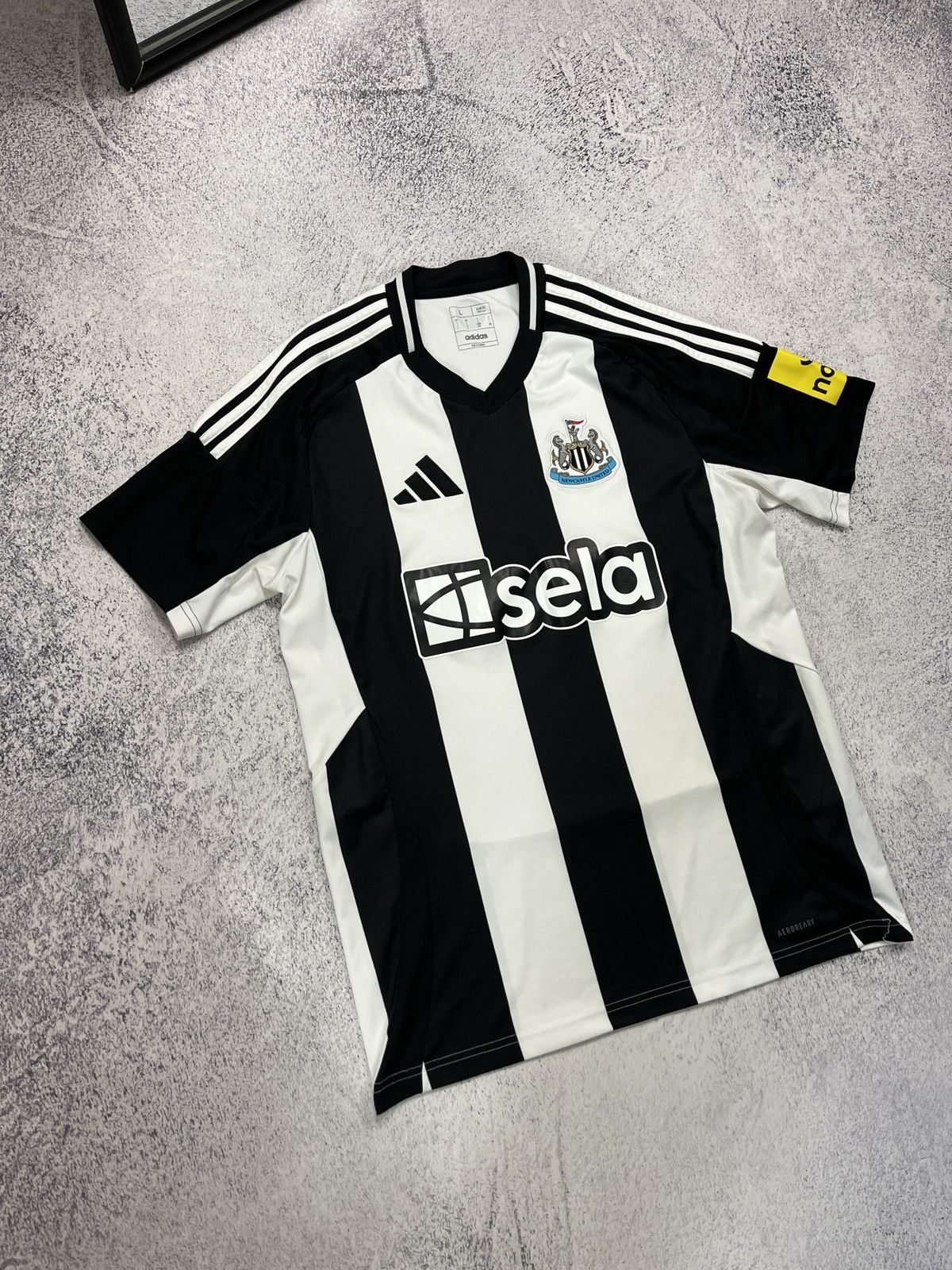 Adidas Newcastle United 2024/25 Home Soccer Jersey Blockcore Rare Size US L / EU 52-54 / 3 - 3 Thumbnail