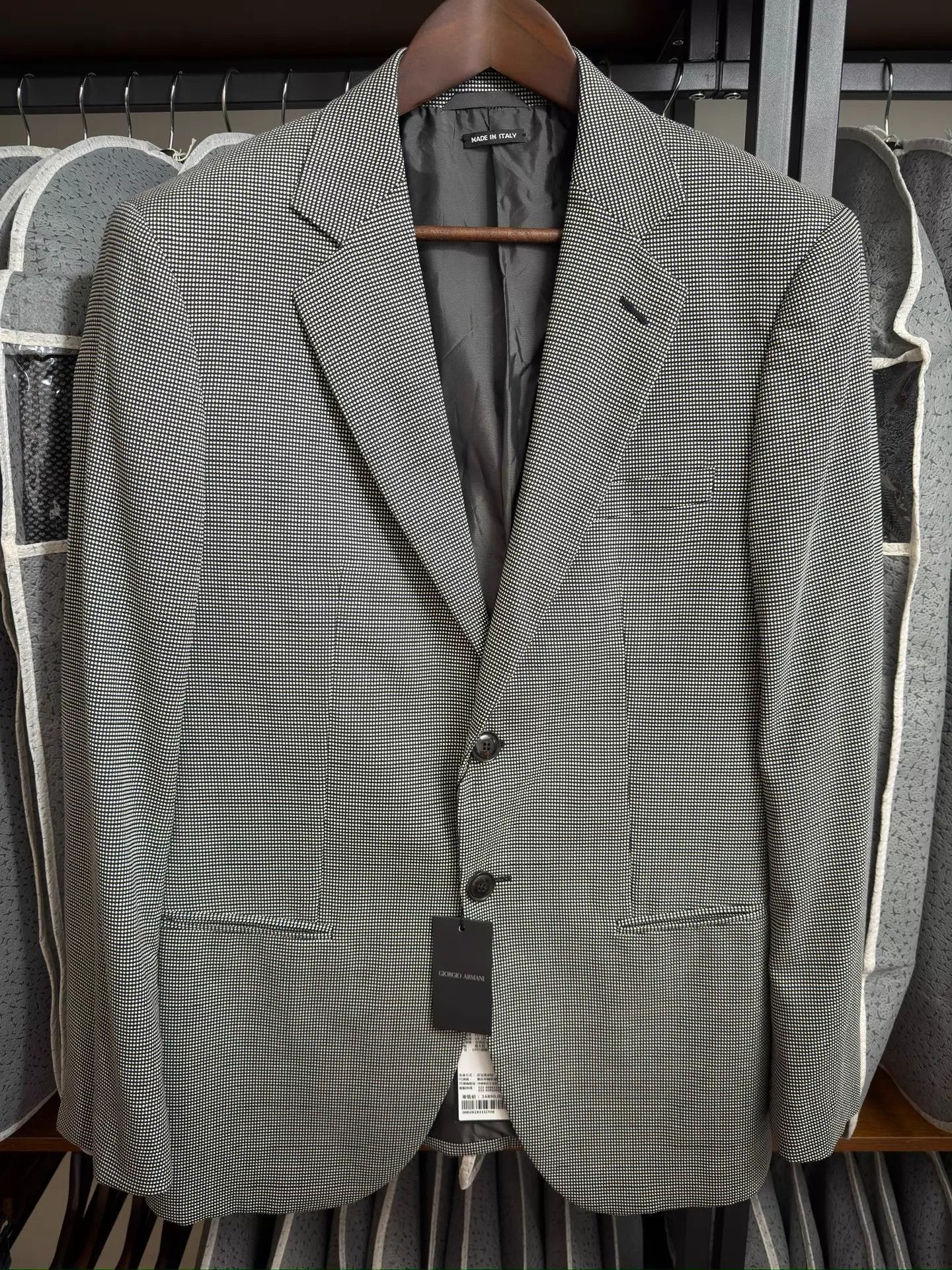 Giorgio Armani Giorgio Armani Slim Gray Microdot Wool-Silk Suit 50/52 Size 52R - 1 Thumbnail