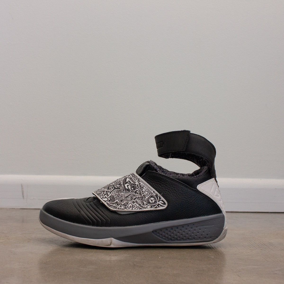 Air Jordan 20 Retro Playoff Men's 310455 - 003 BLACK/WHITE