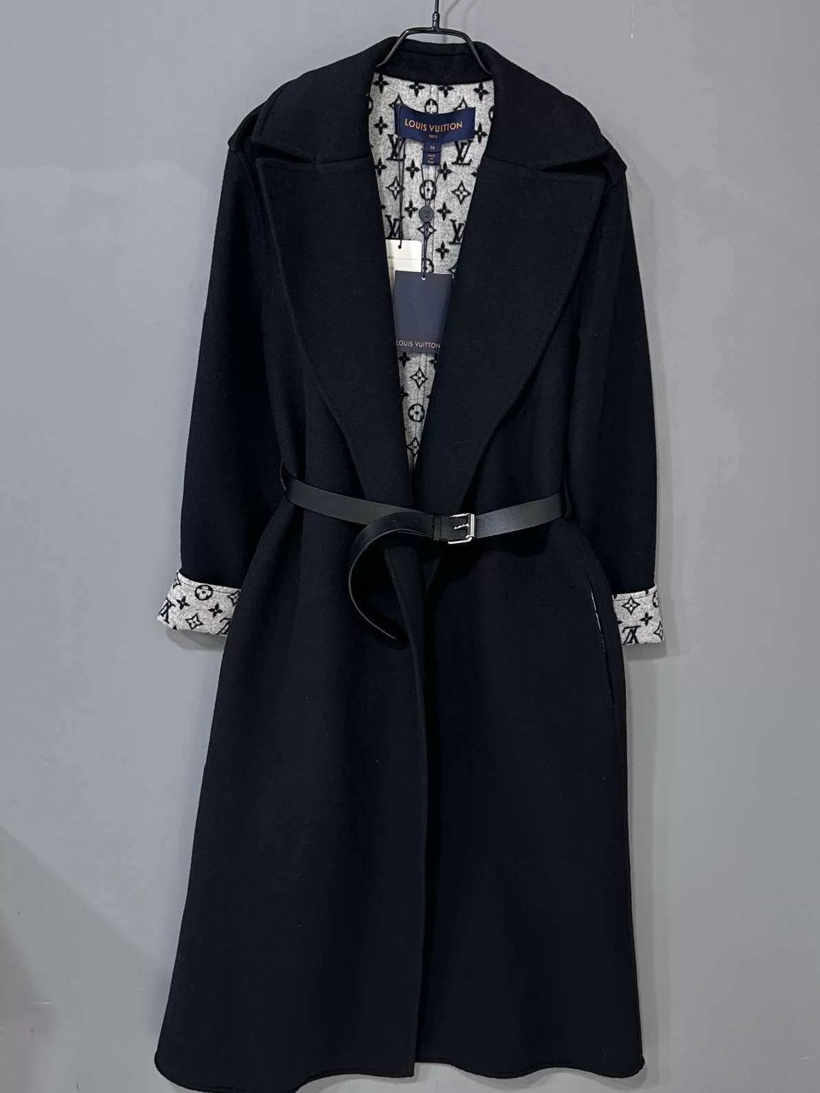 Louis Vuitton LV Belted Overcoat Black Lining All-Over Print 36 Size XS / US 0-2 / IT 36-38 - 1 Thumbnail