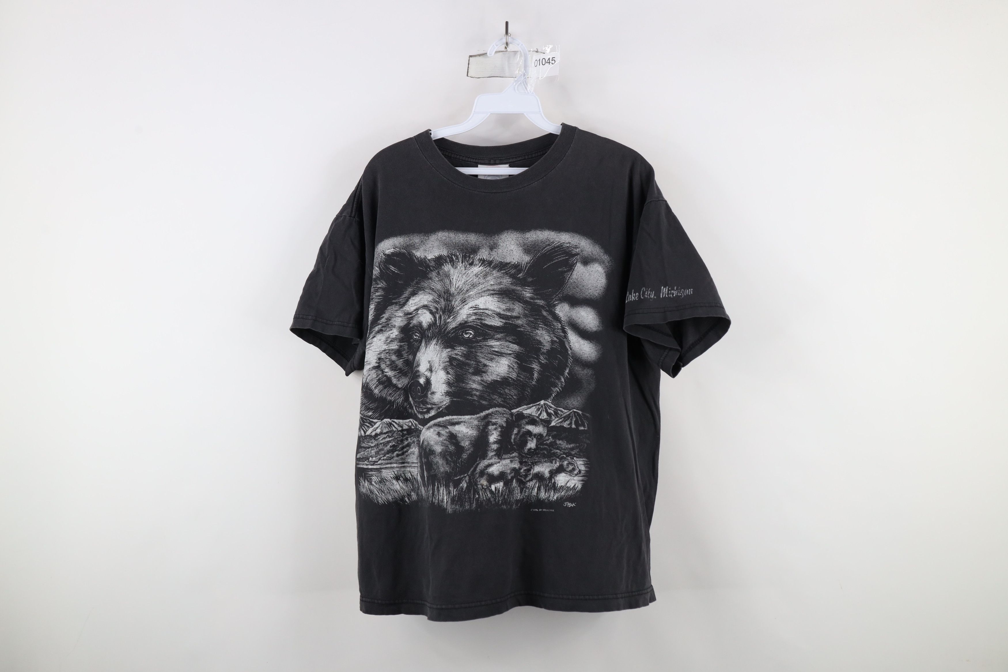Vintage Vintage 90s Streetwear Nature Bear All Over Print T-Shirt Size US L / EU 52-54 / 3 - 1 Thumbnail