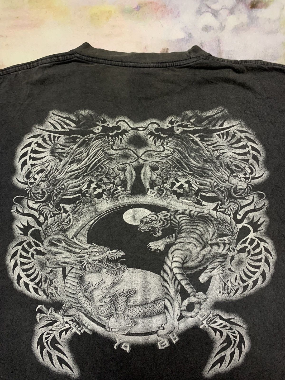 Vintage Vintage Dragon Versus Tiger Tshirt Size US M / EU 48-50 / 2 - 5 Thumbnail