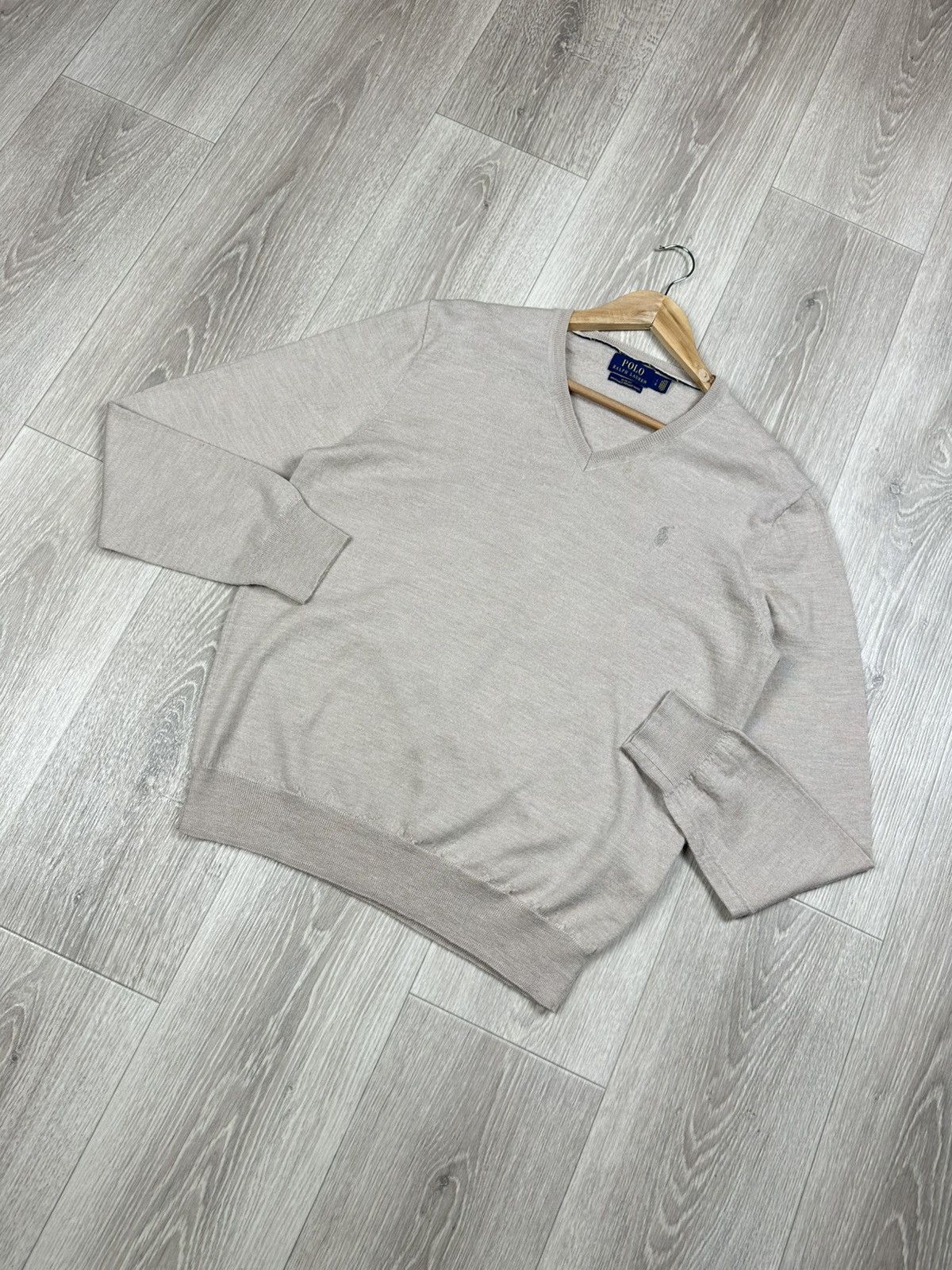 Polo Ralph Lauren Polo Ralph Lauren V-Neck Sweater Jumper Merino Wool Size L Size US L / EU 52-54 / 3 - 3 Thumbnail