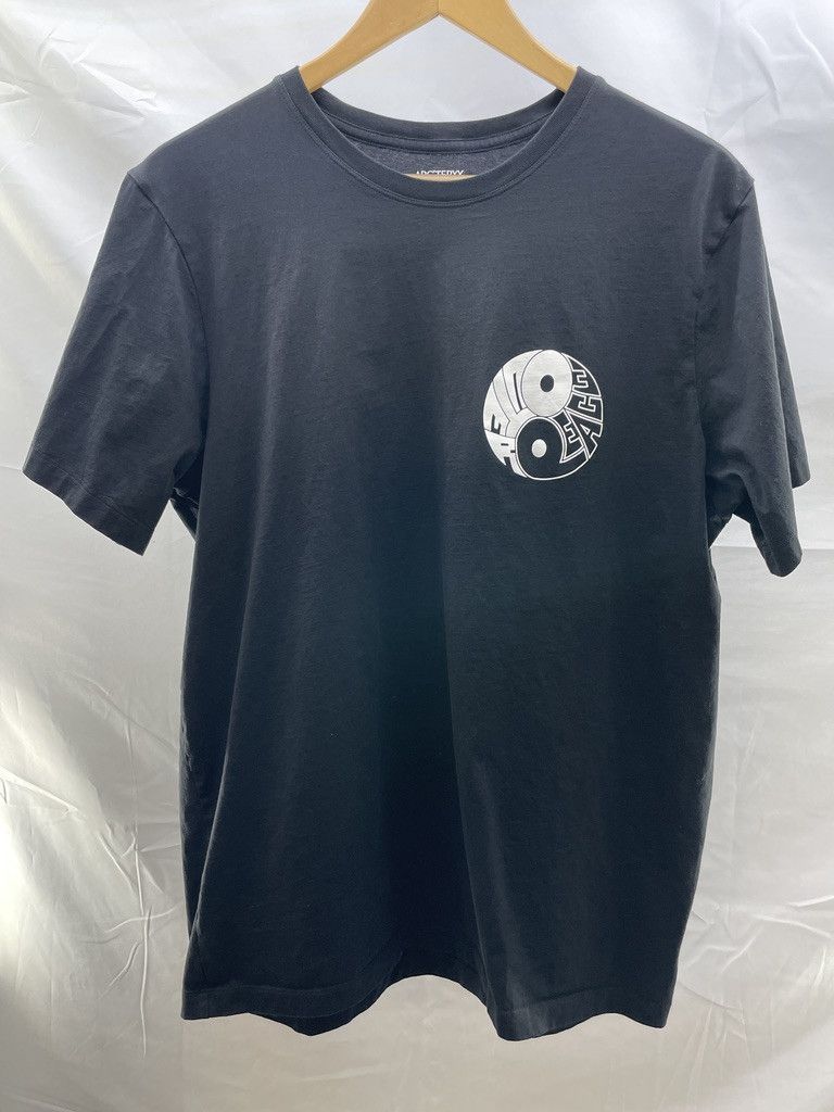Arc'teryx ARCTERYX Balanced Outer Peace Black Cotton T-Shirt Tee Size US XL / EU 56 / 4 - 1 Thumbnail