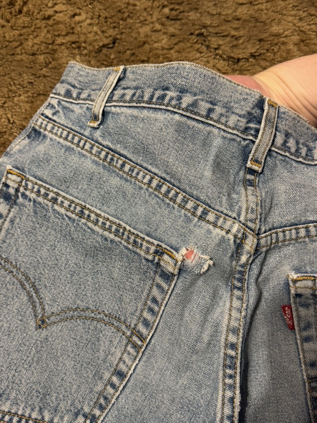 Levi's 90s Levis Embroidered Lightwash Skater Jean Shorts Mens 33 Size US 33 - 8 Thumbnail