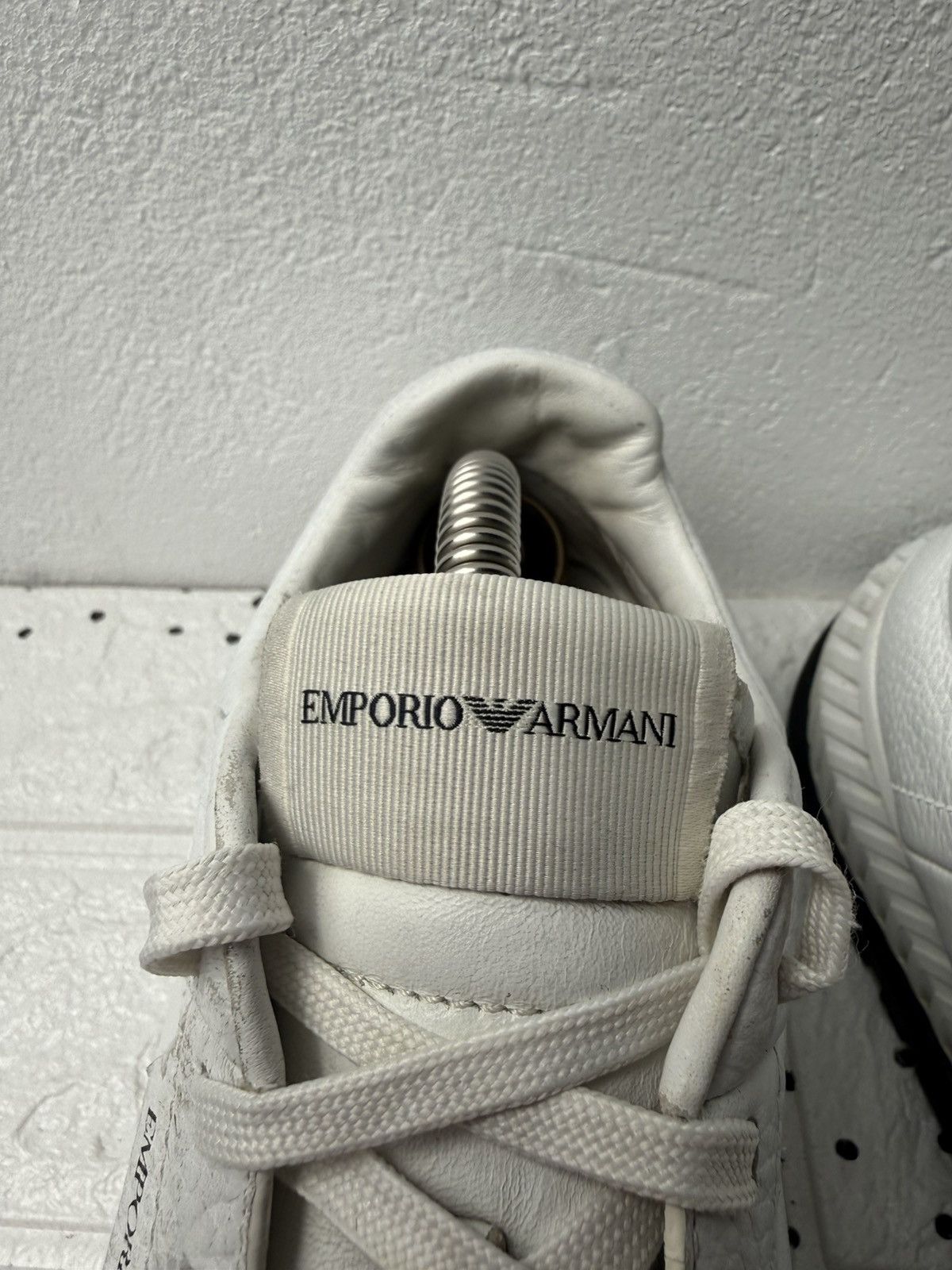 Emporio Armani Emporio Armani Men US9 UK8 EUR42 Sneakers White Leather Size US 9 / EU 42 - 7 Thumbnail