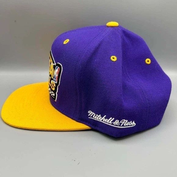 Mitchell & Ness NBA Finals 2002 Hat Men Kobe SnapBack Hardwood Classics Wool Size ONE SIZE - 6 Thumbnail