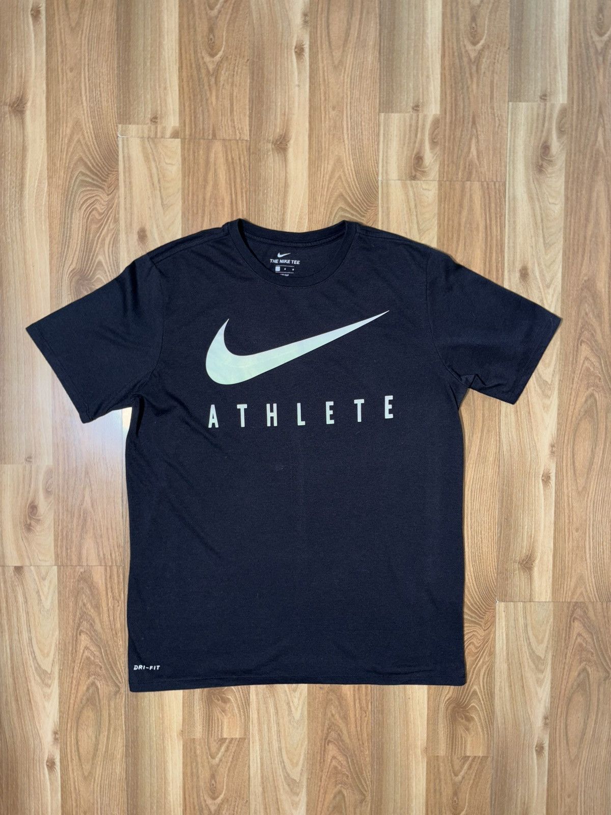 Nike Nike Dri-FIT "Athlete" Swoosh Graphic Tee Men's L Charcoal Size US L / EU 52-54 / 3 - 1 Thumbnail
