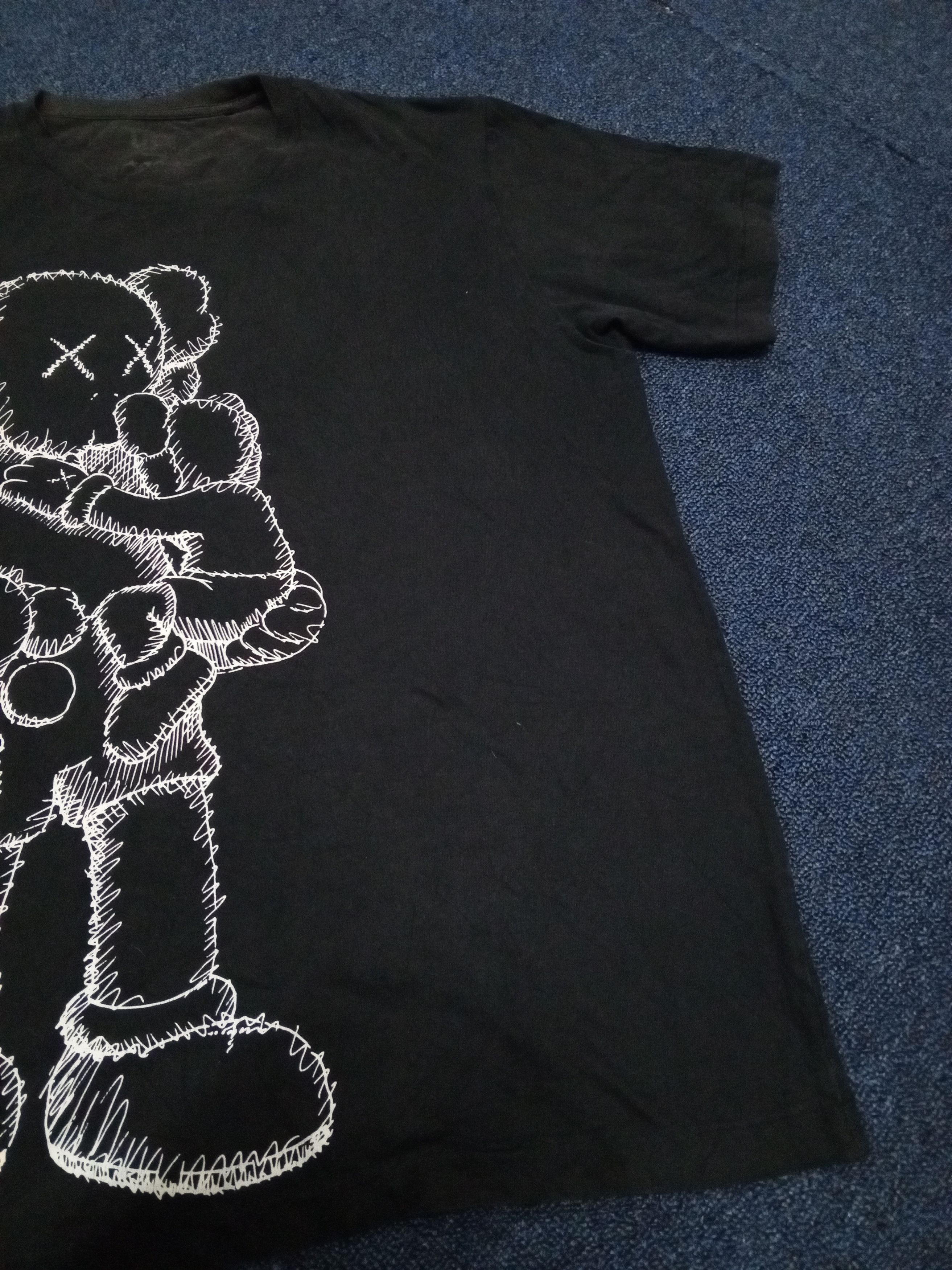 Kaws × Uniqlo UNIQLO❌KAWS BIG PHOTO TEE Size US L / EU 52-54 / 3 - 3 Thumbnail