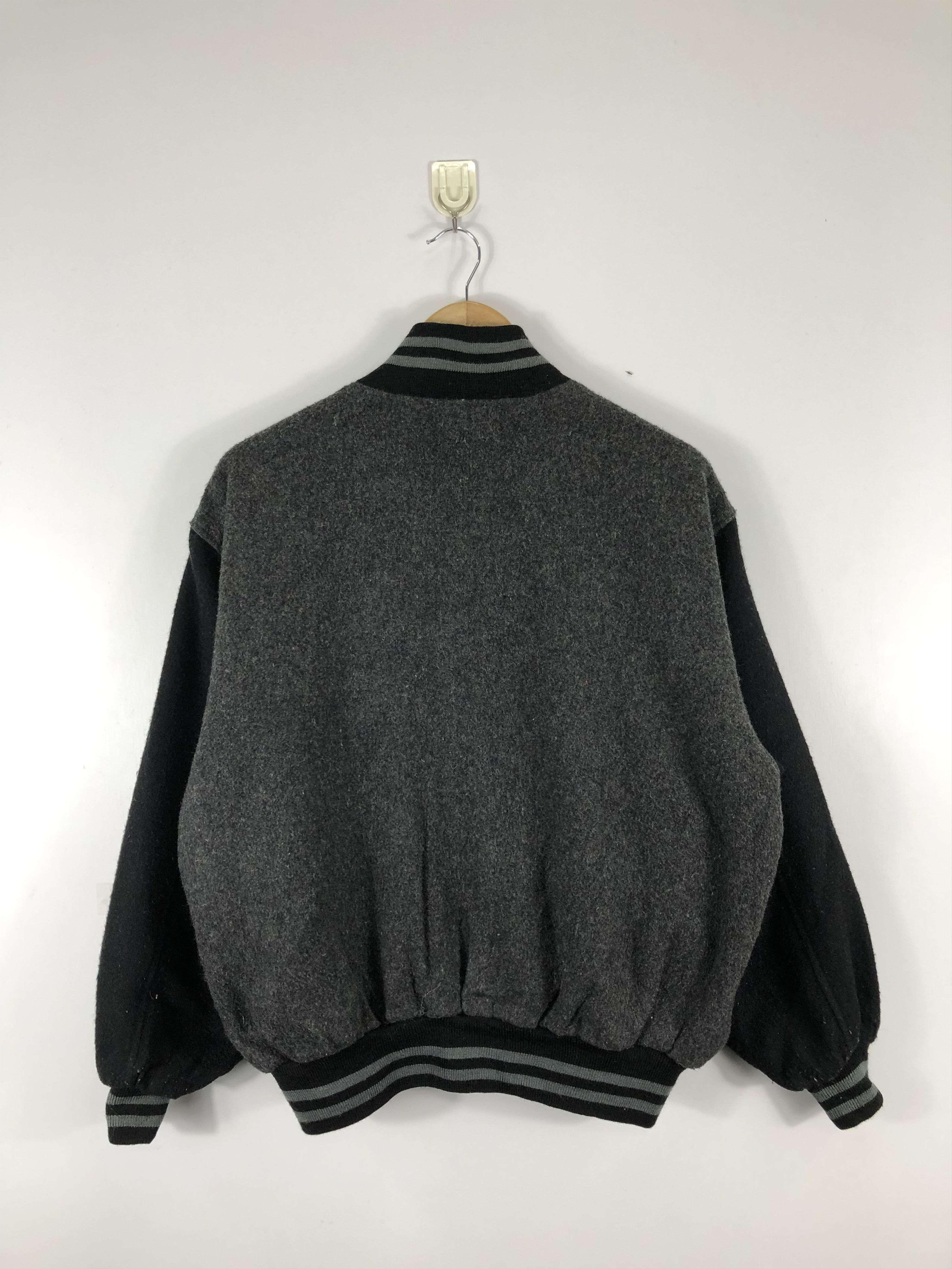 Japanese Brand Vintage 90s Japanese Brand Embroidery Varsity Jacket V0276 Size US L / EU 52-54 / 3 - 3 Thumbnail