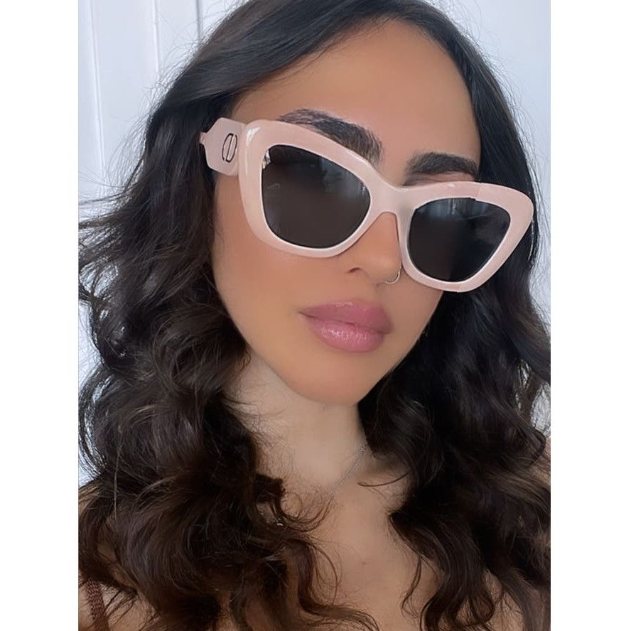 image of New Dior Bobby B1U Cat Eye Sunglasses In Beige Nude, Women's