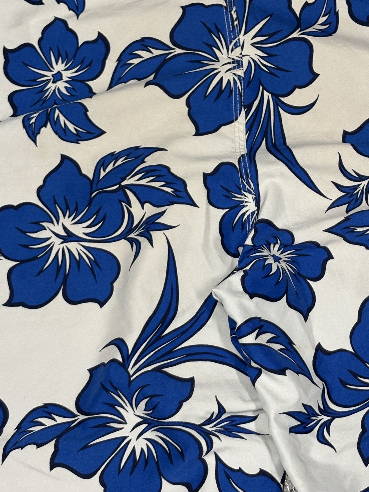 Kirra Vintage 2000s Kirra Blue & White Hawaiian Swim Shorts Size M Size US 32 / EU 48 - 4 Thumbnail