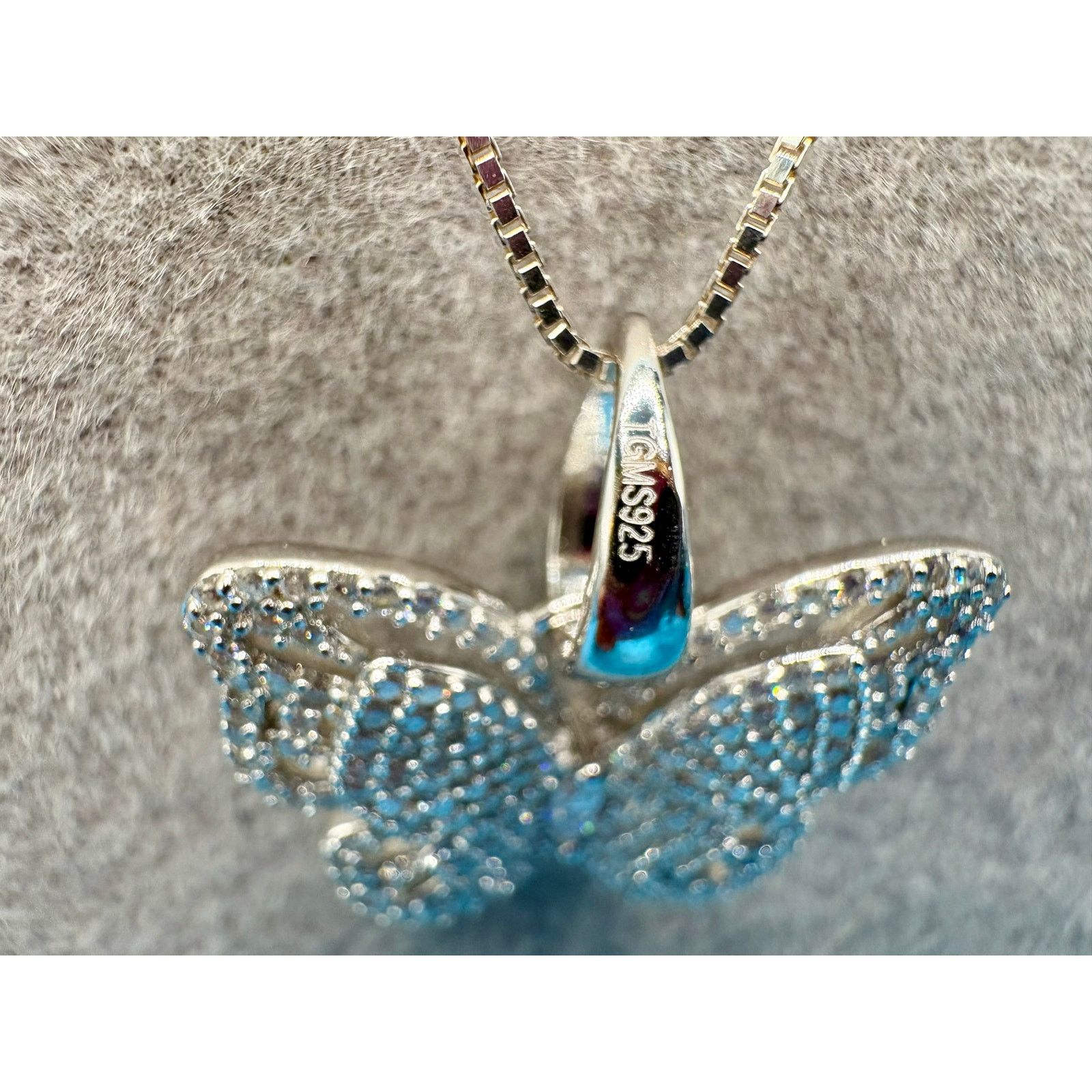 Jewelry NEW 1.25CTW Moissanite Butterfly Pendant & 22" Silver Chain Size ONE SIZE - 3 Thumbnail