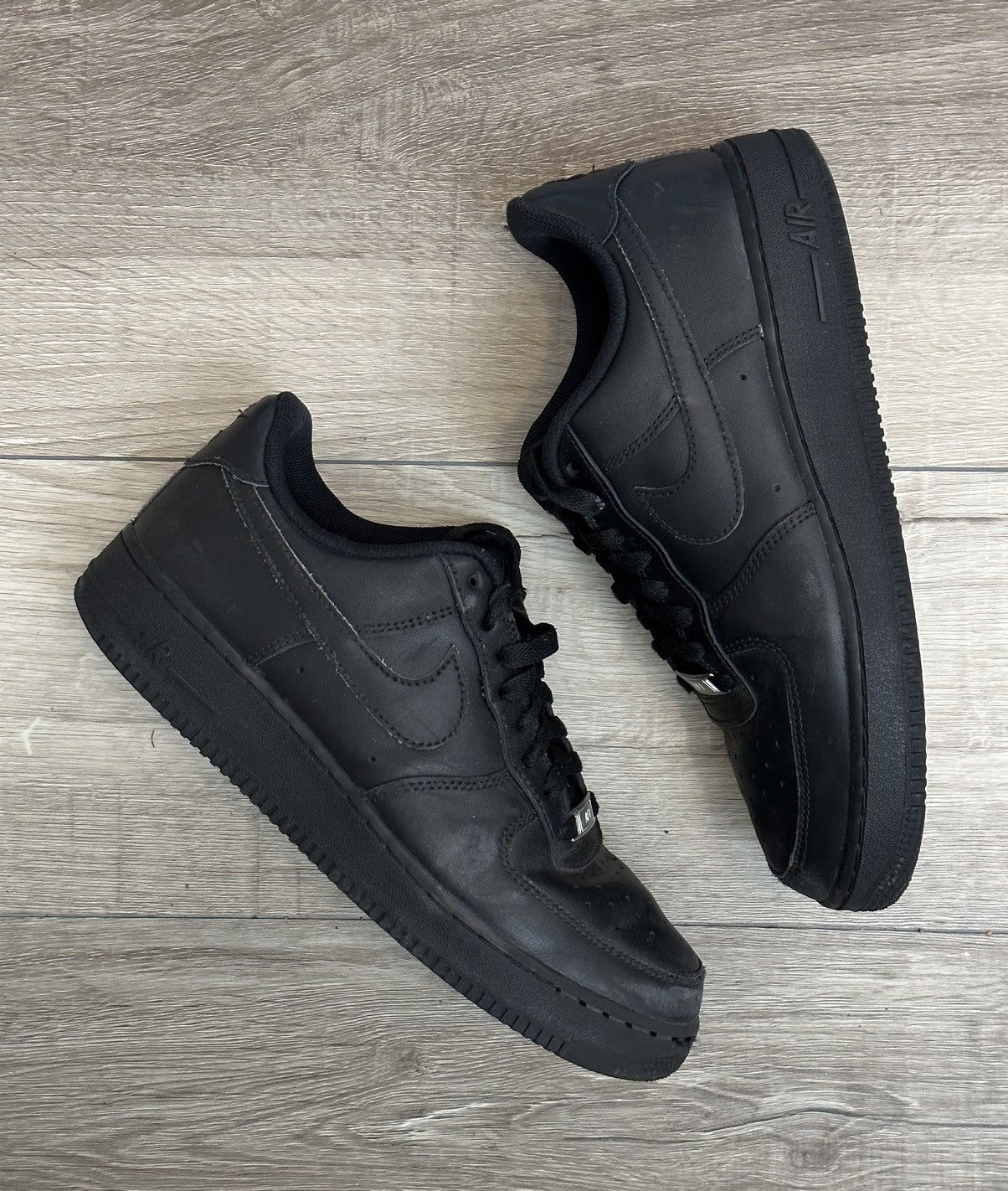 Nike Nike Black AF1 Low Sz. 8.5 Airforce 1 Size US 8.5 / EU 41-42 - 1 Thumbnail