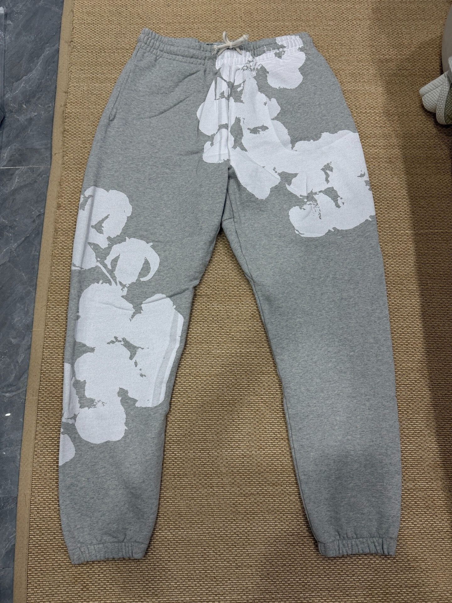 DENIM TEARS Denim Tears Biggie Cotton Fleece Pants Size US 30 / EU 46 - 1 Thumbnail